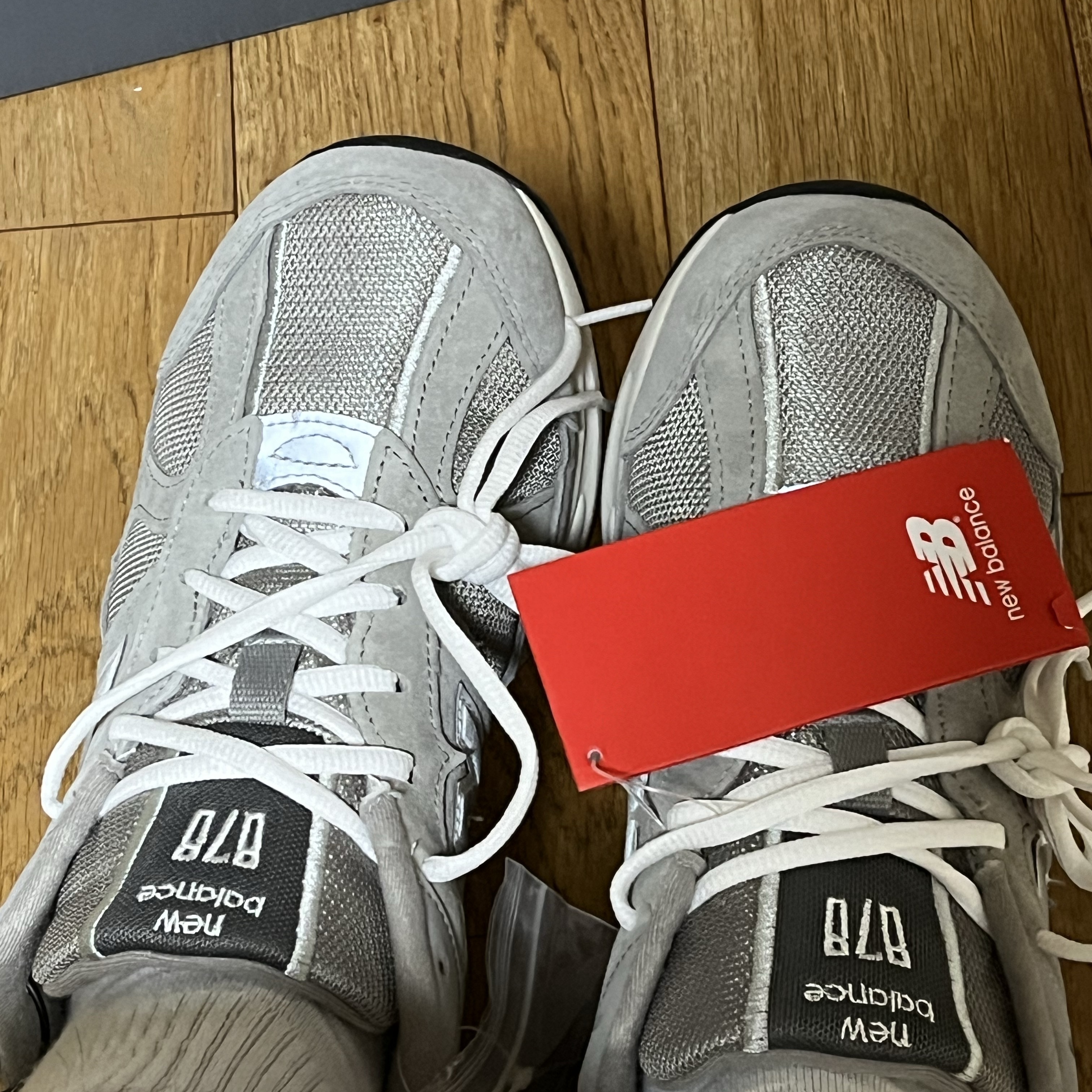 New Balance 878 Gray 착용 스타일