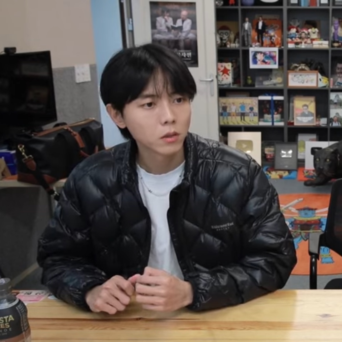 Thisisneverthat Ultralight Down Jacket Black 착용 스타일 - 1