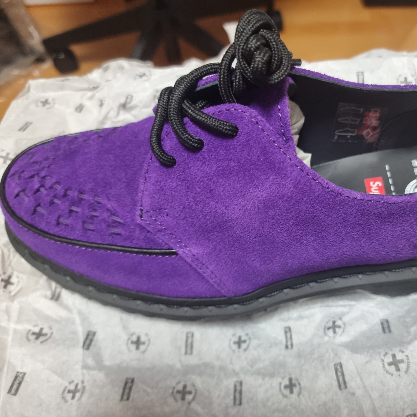 Dr. Martens x Supreme Ramsey Creeper Purple 착용 스타일