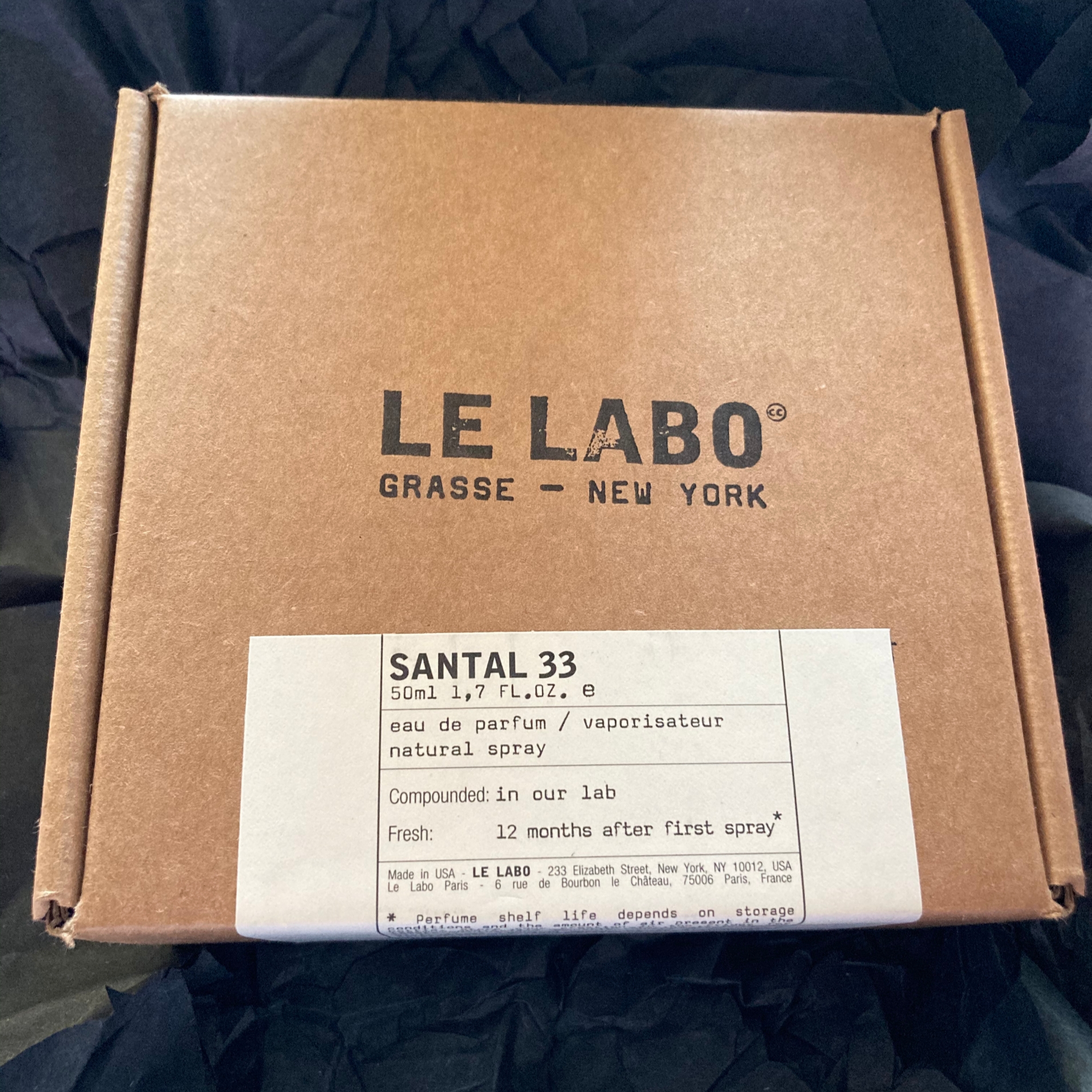 Le Labo Santal 33 Eau De Parfum 50ml 착용 스타일 - 3