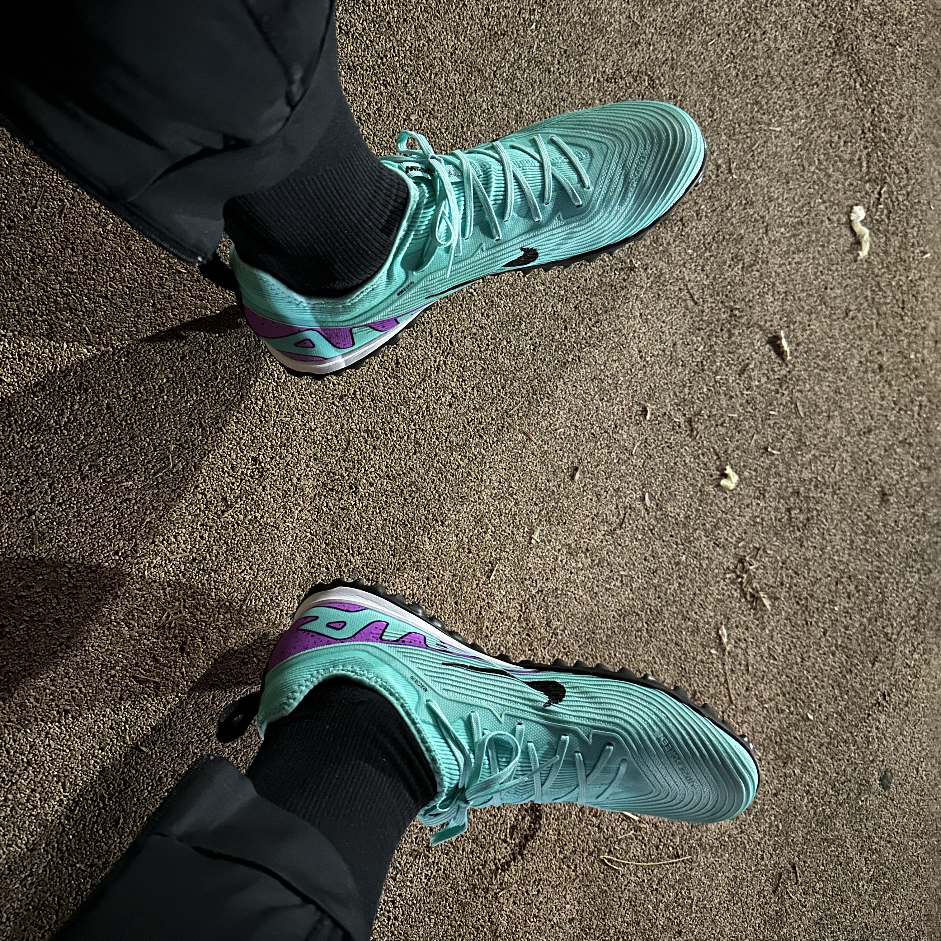 Nike Zoom Mercurial Vapor 15 Pro TF Hyper Turquoise Fuchsia Dream 착용 스타일