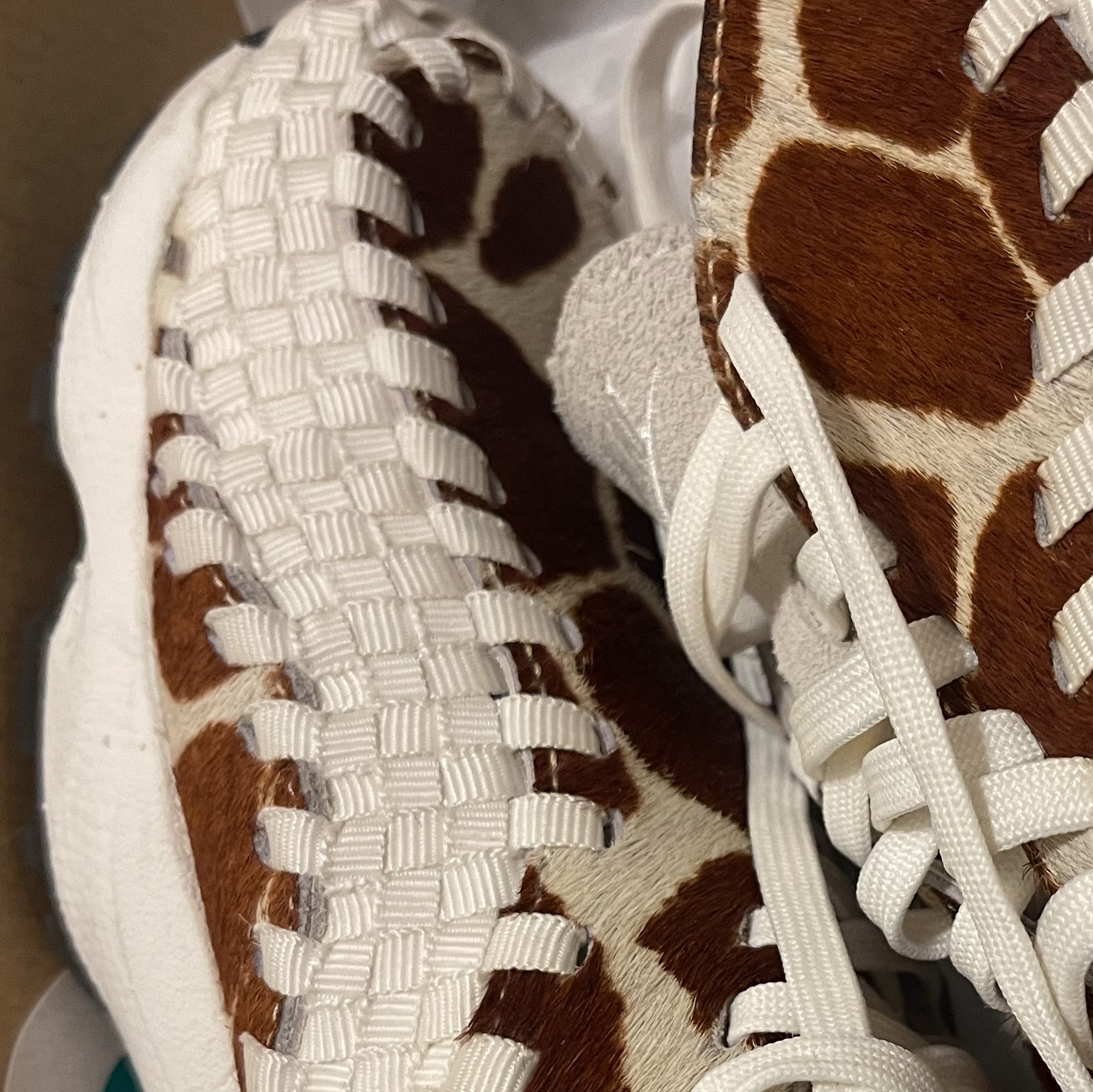(W) Nike Air Footscape Woven Natural and Brown 착용 스타일