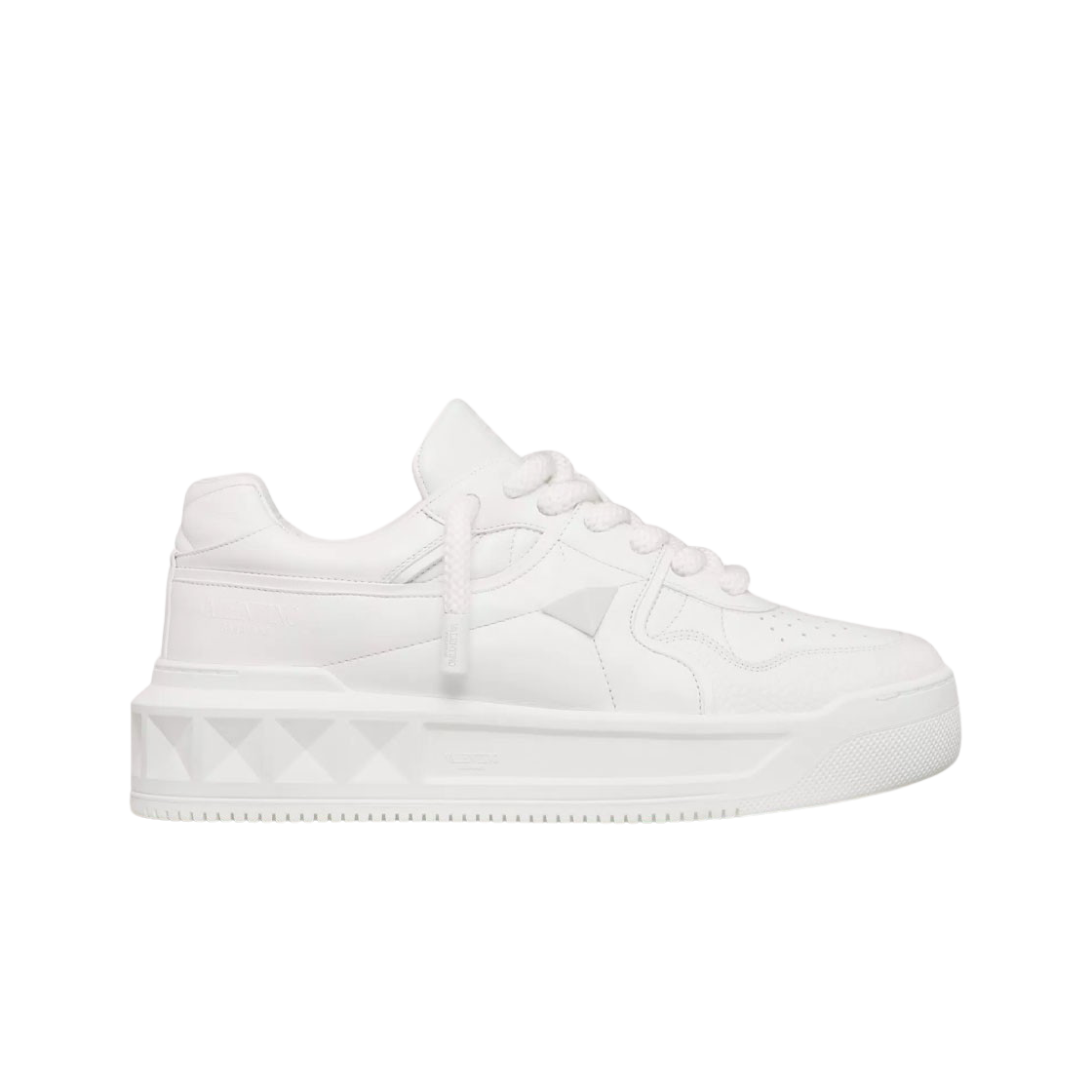 S0G37XTM0BO Valentino One Stud XL Nappa Leather Low Top Sneaker White