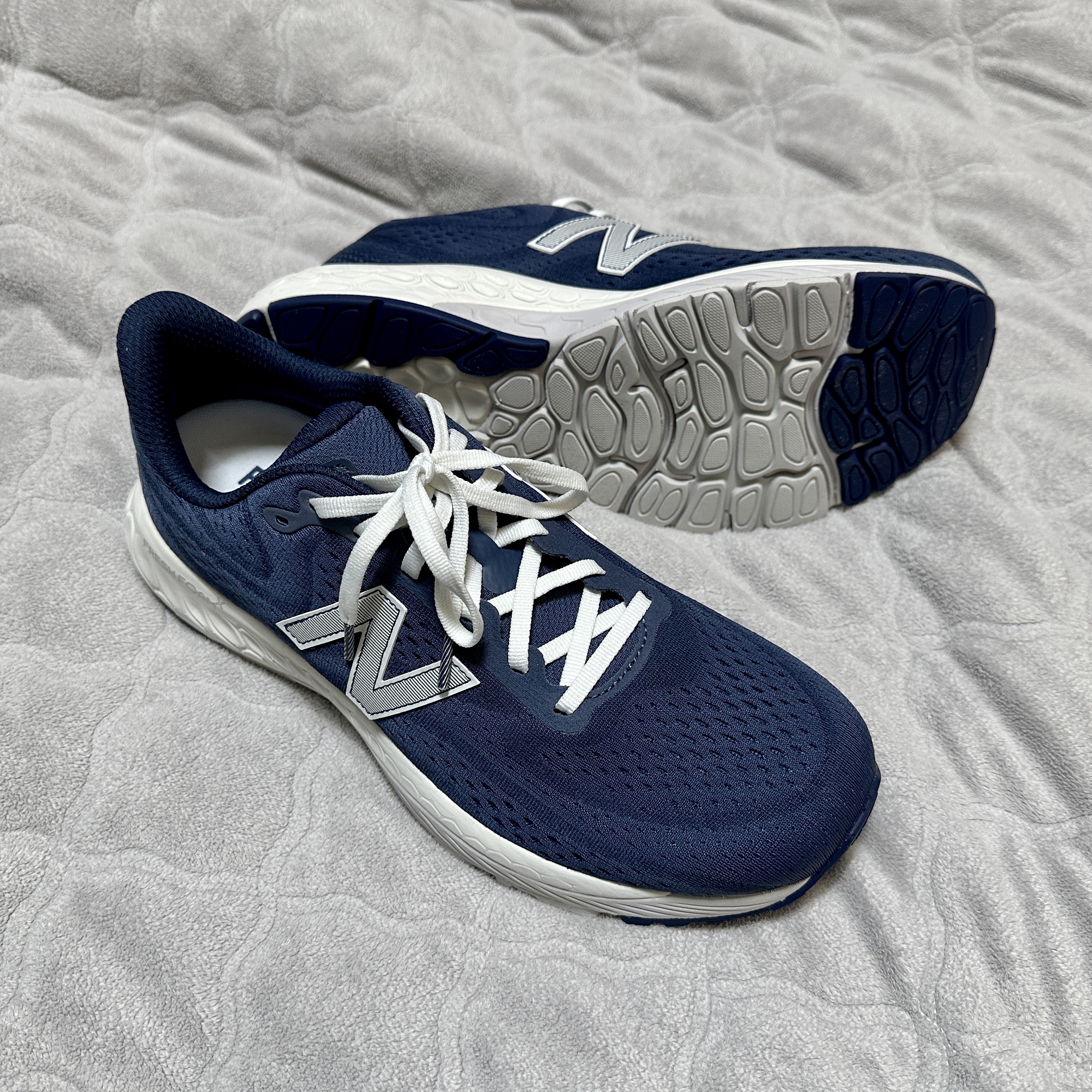 New Balance Fresh Foam X 880v13 Phantom White - 2E Wide 착용 스타일 - 1