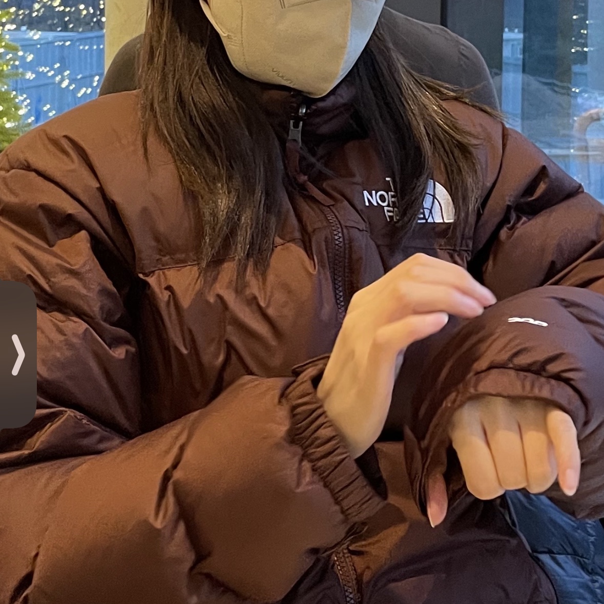 The North Face 1996 Retro Nuptse Jacket Dark Oak 착용 스타일 - 1