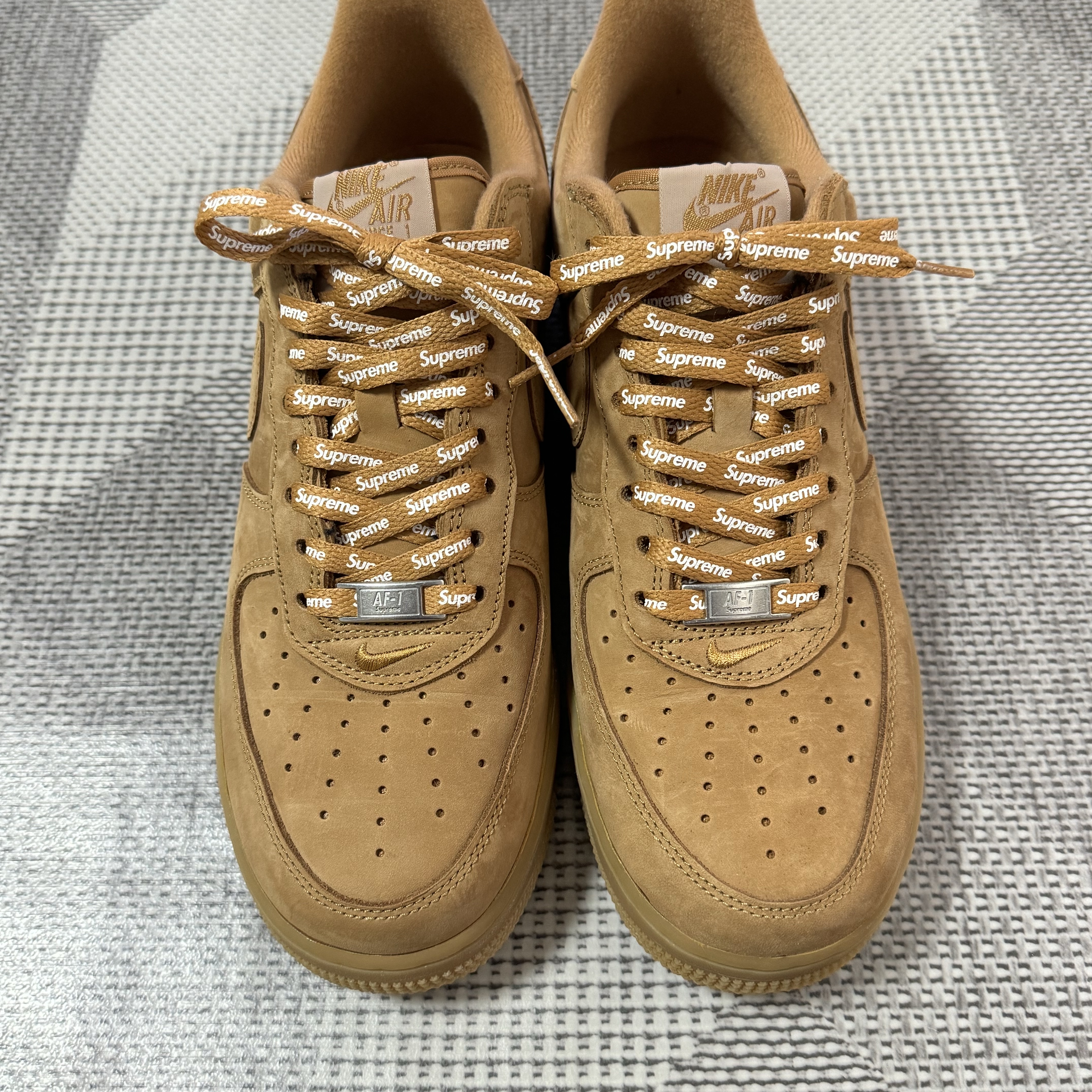 Nike x Supreme Air Force 1 Low Flax 착용 스타일 - 4