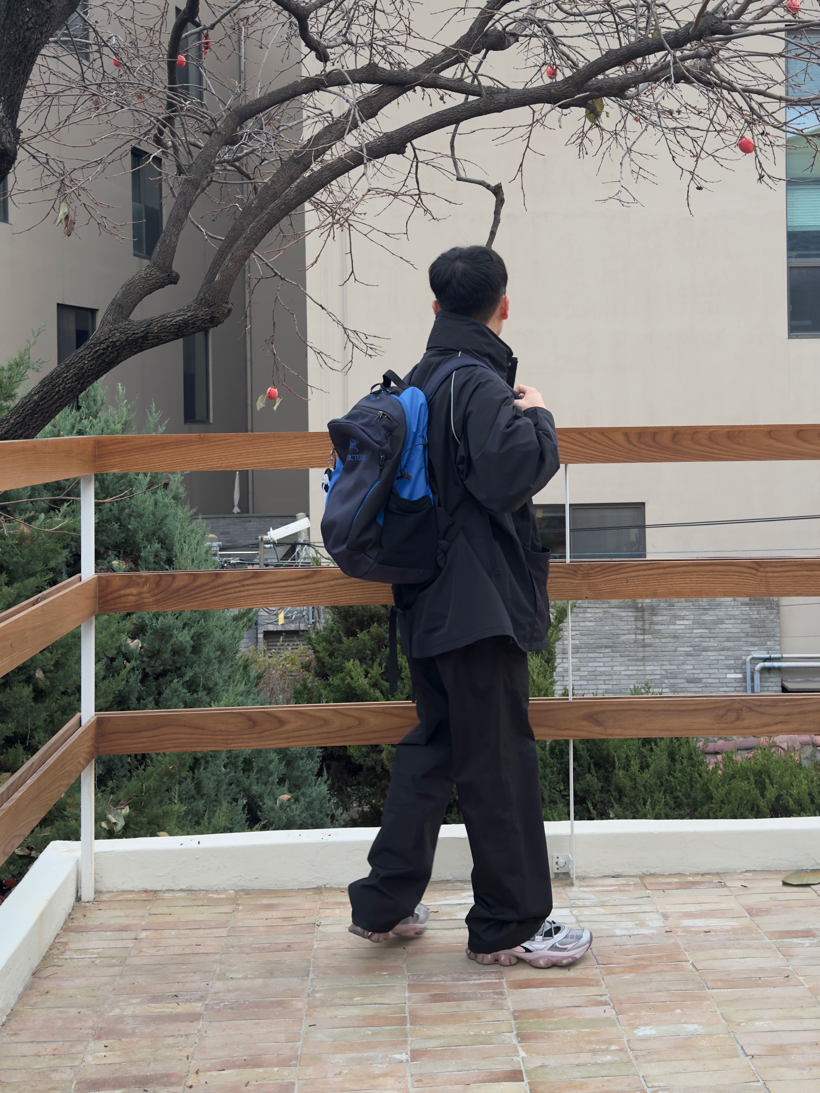 Arc'teryx x Beams Mantis 26 Backpack Boro Blue, (W) Asics x Kiko Kostadinov x Hysteric Glamour Gel-Quantum Cotton Candy 착용 스타일