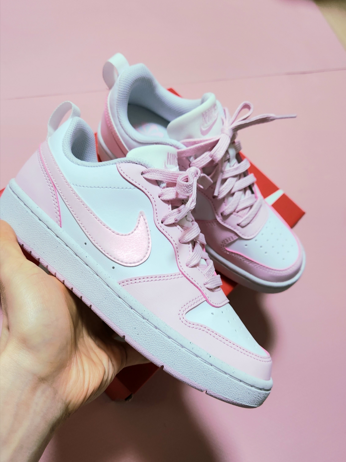 (GS) Nike Court Borough Low Recraft White Pink Foam, (GS) Nike Court Borough 2 SE White Pink Foam 착용 스타일 - 1