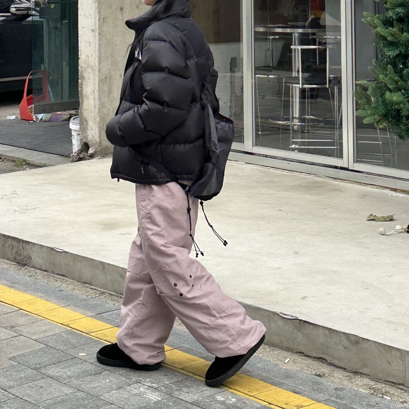 The North Face 1996 Eco Nuptse Jacket Black 착용 스타일 - 5