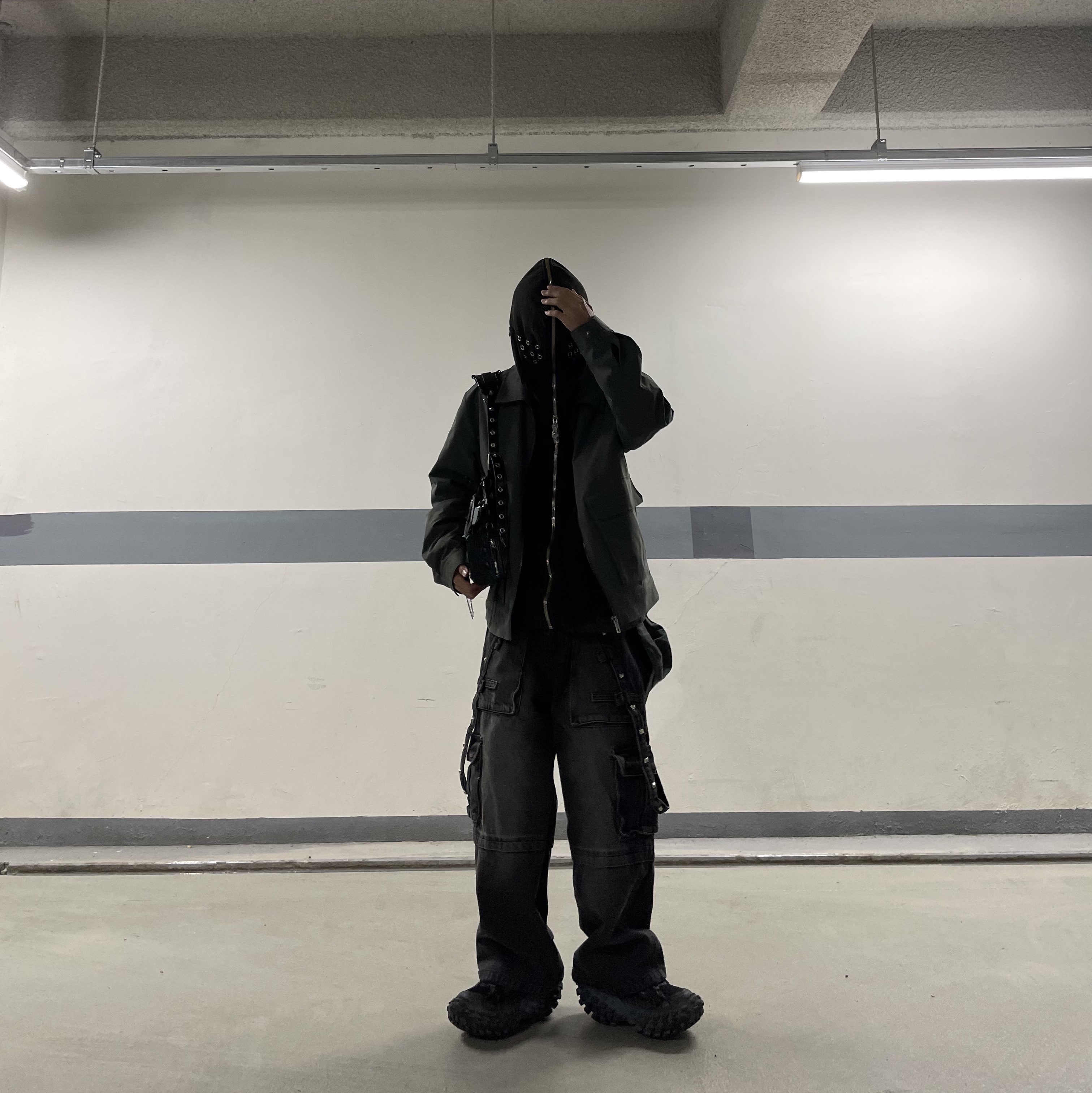 Balenciaga Defender Sneakers Black, Thug Club Gladiator Hoodie Grey 착용 스타일 - 3