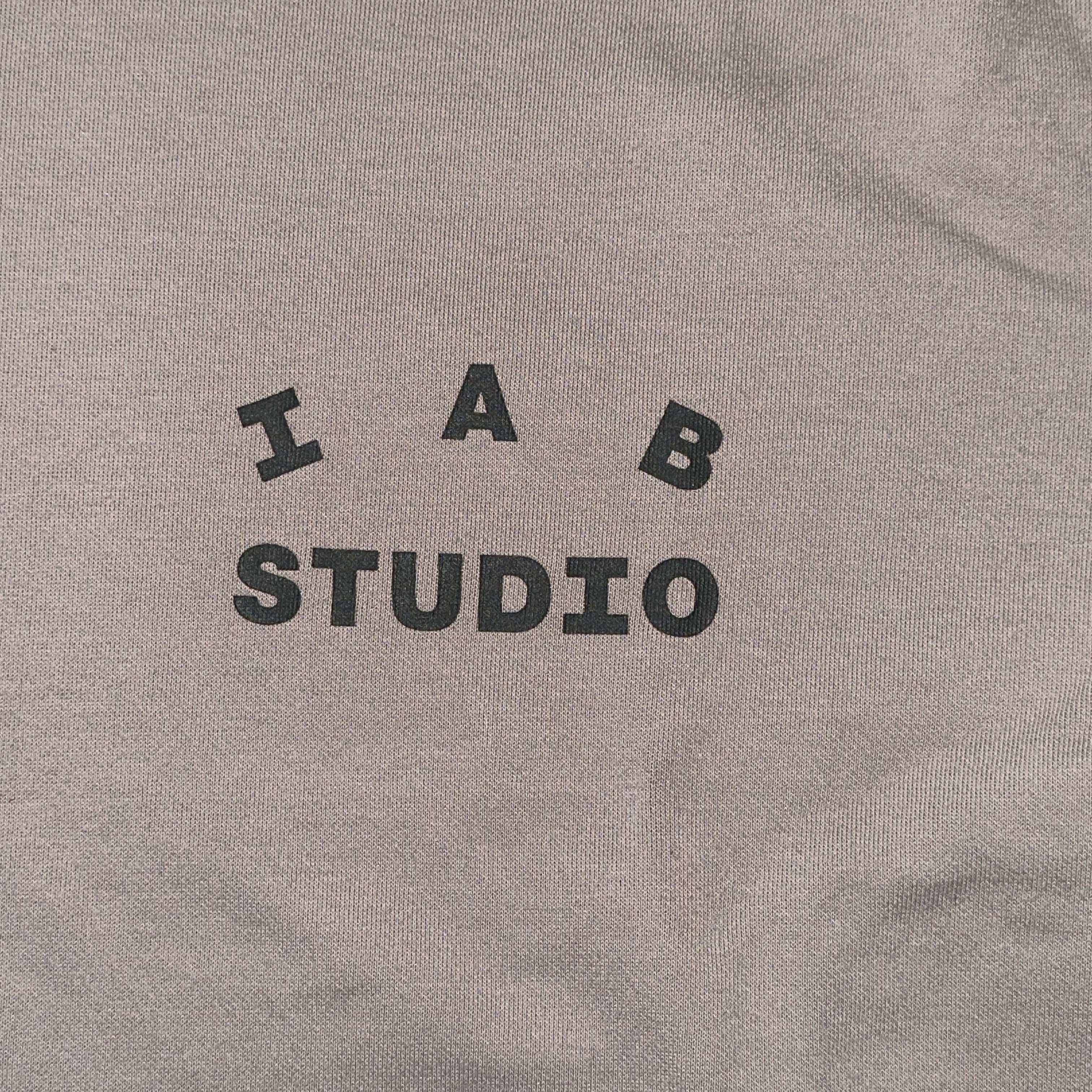 IAB Studio x Niniz T-Shirt 착용 스타일