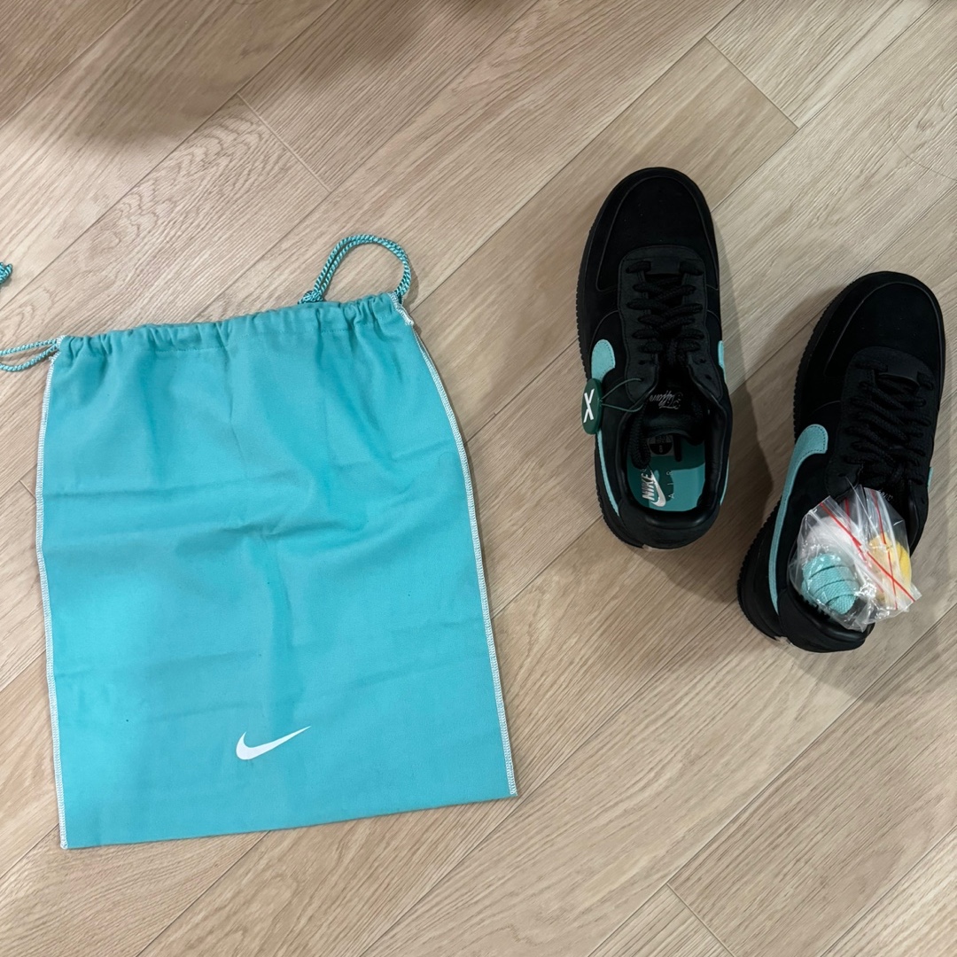 Nike x Tiffany & Co. Air Force 1 Low SP 1837 착용 스타일