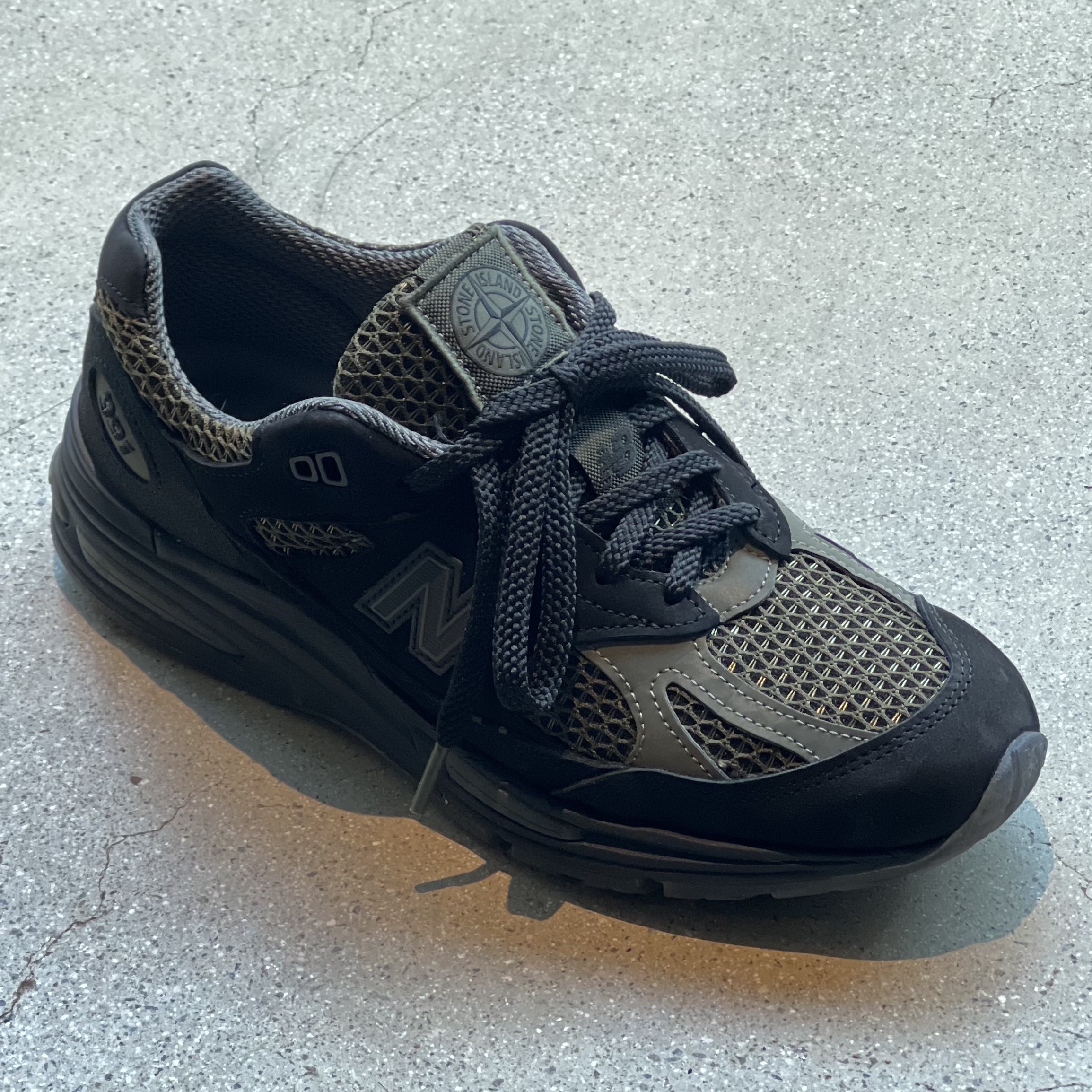 New Balance x Stone Island 991v2 Made in UK Black Olive Night 착용 스타일 - 2