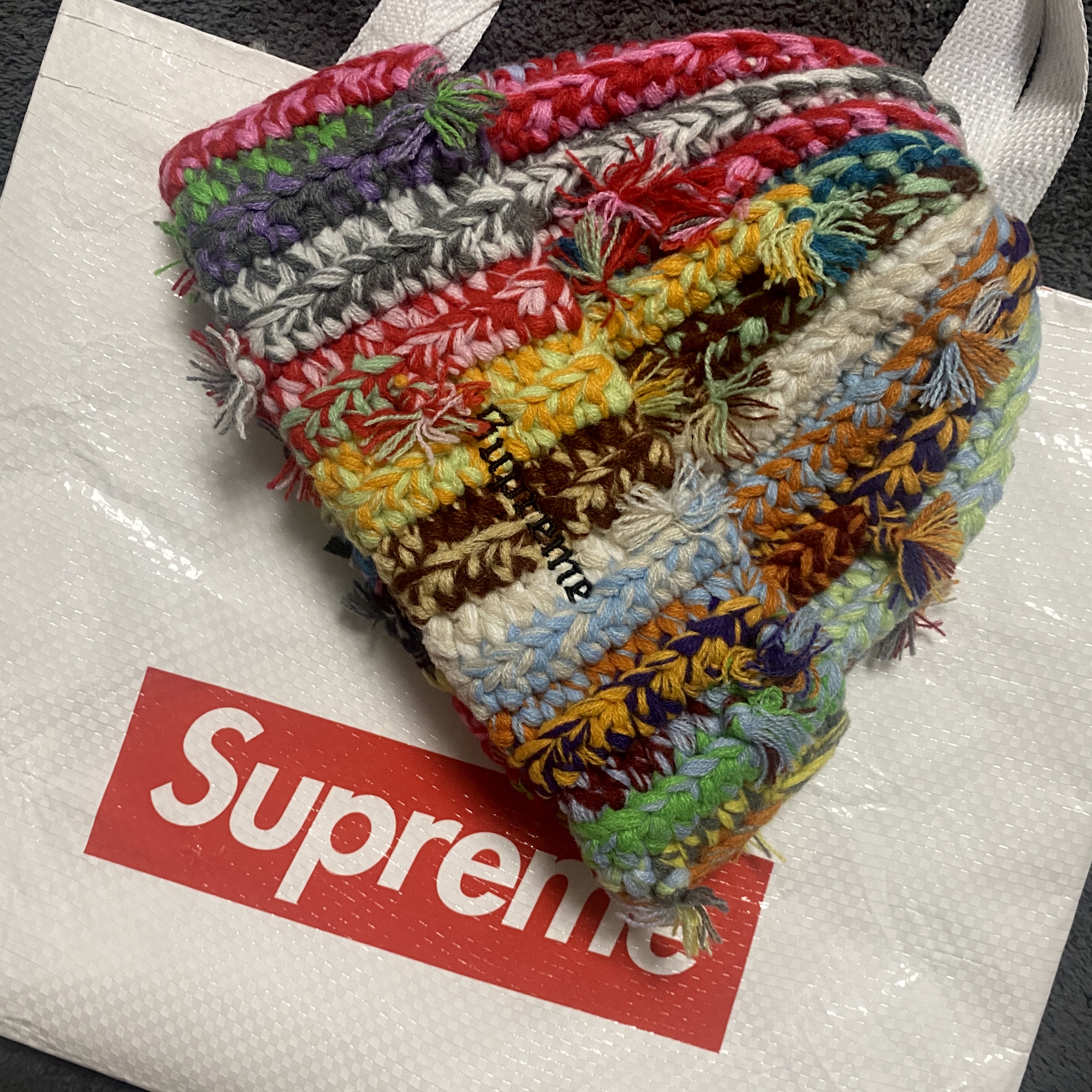 Supreme Hand Tied Beanie Multicolor - 23FW, Palace Gore-Tex Dog Ear 6-Panel Black - 23FW 착용 스타일 - 1