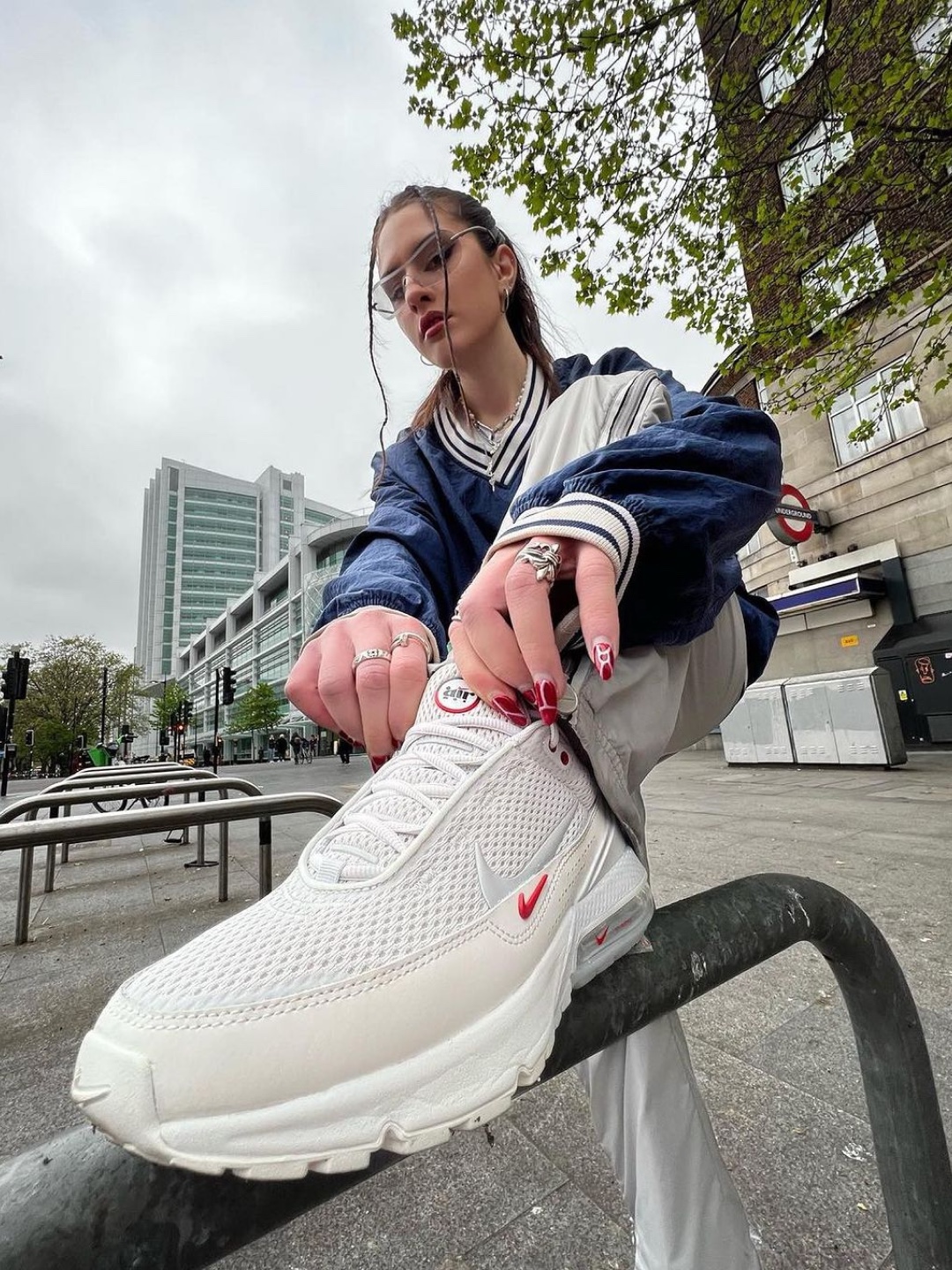 Nike Air Max Pulse Phantom 착용 스타일 - 3