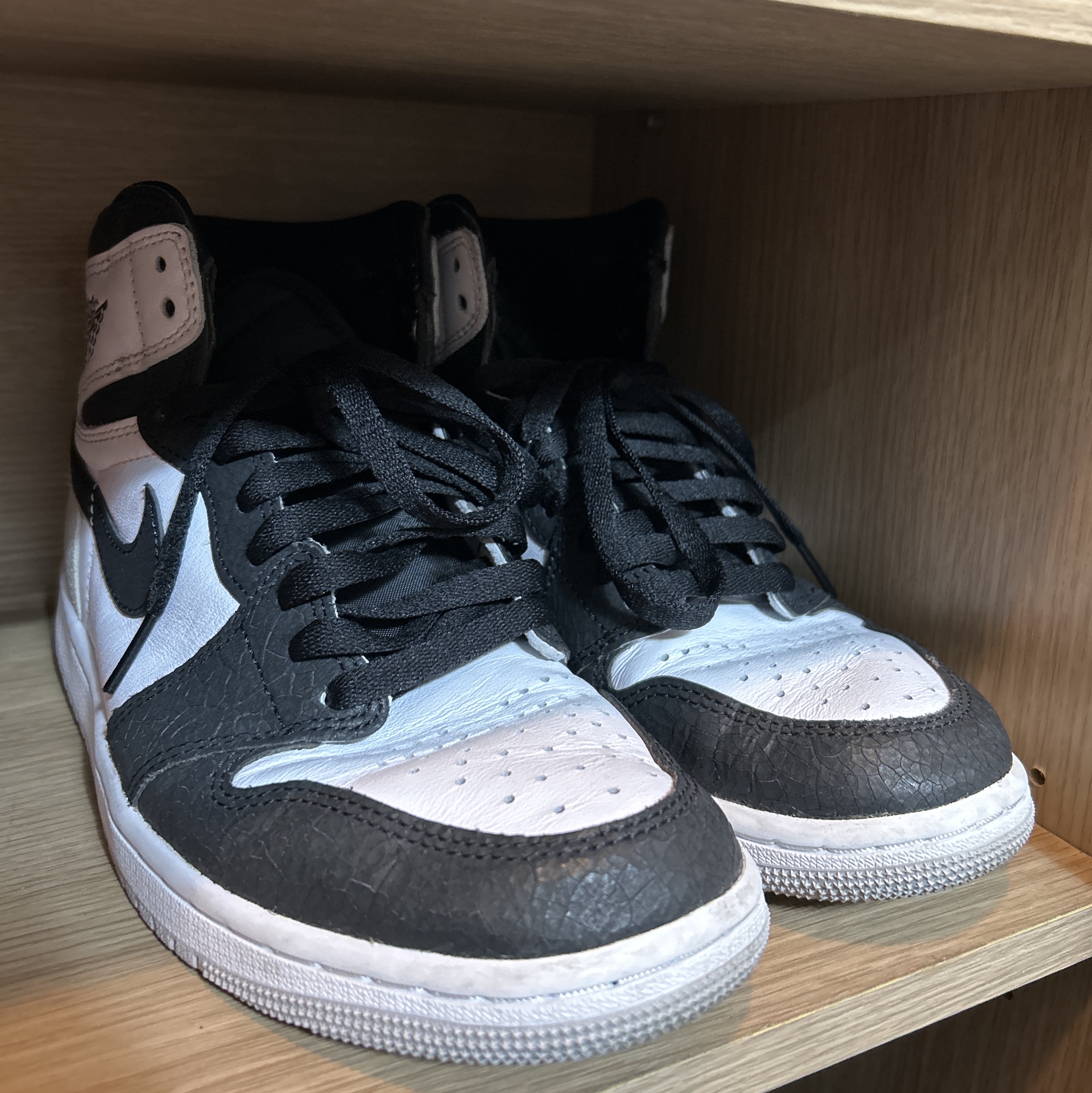 Jordan 1 Retro High OG Bleached Coral 착용 스타일