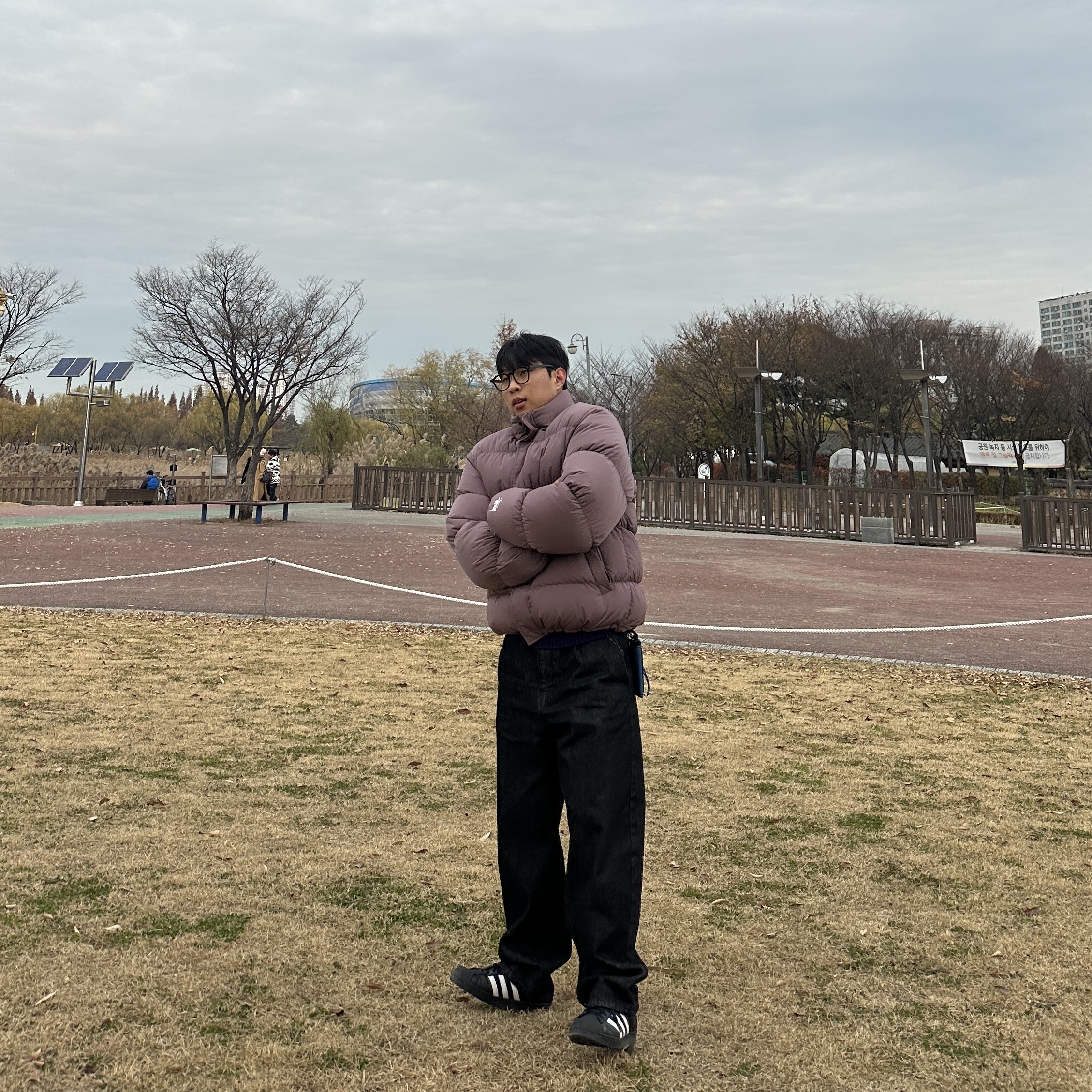 Stussy Ripstop Down Puffer Jacket Rose - 22FW, Adidas Superstar Core Black White 착용 스타일 - 1