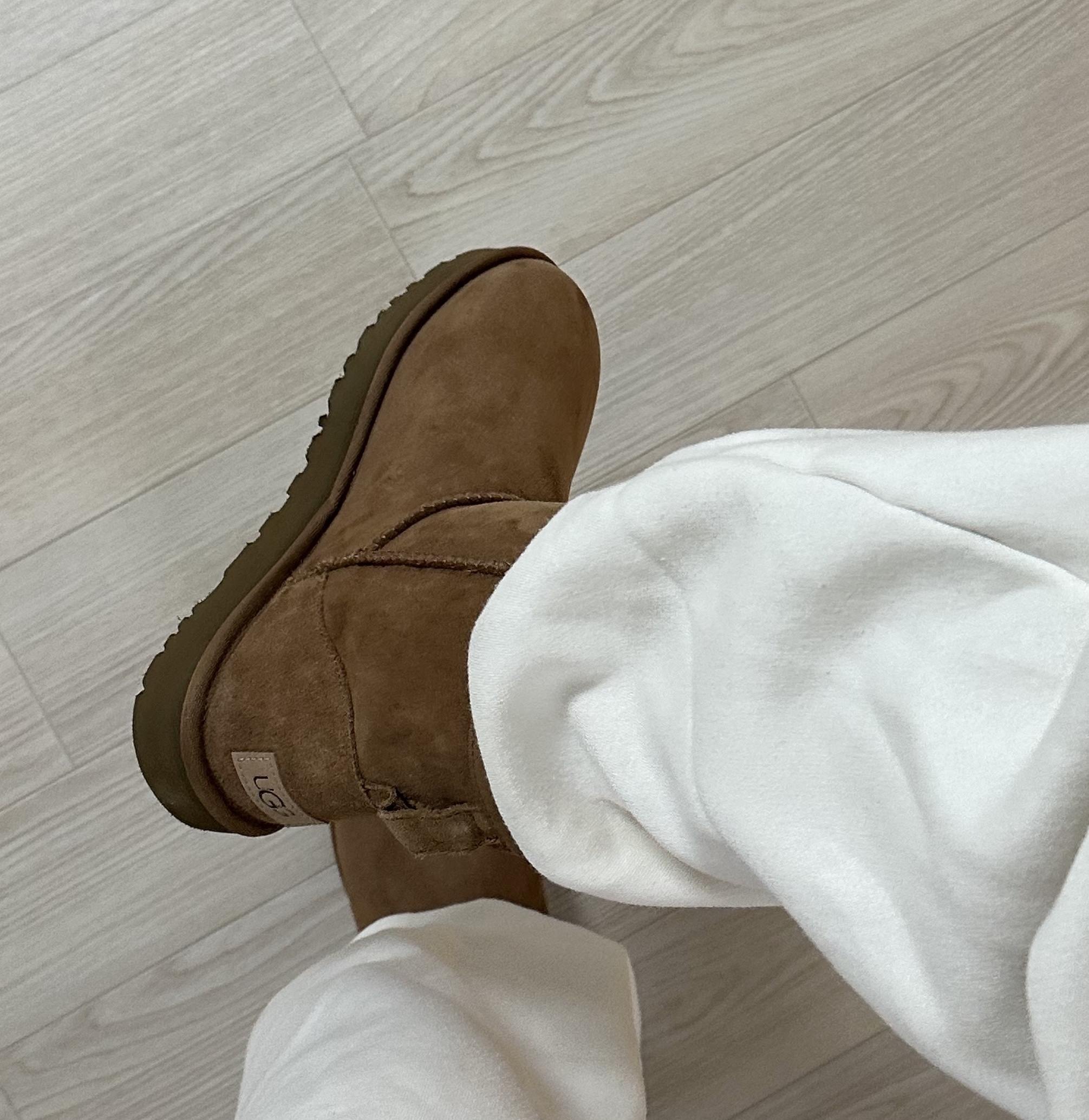 (W) UGG Classic Mini II Boots Chestnut 착용 스타일