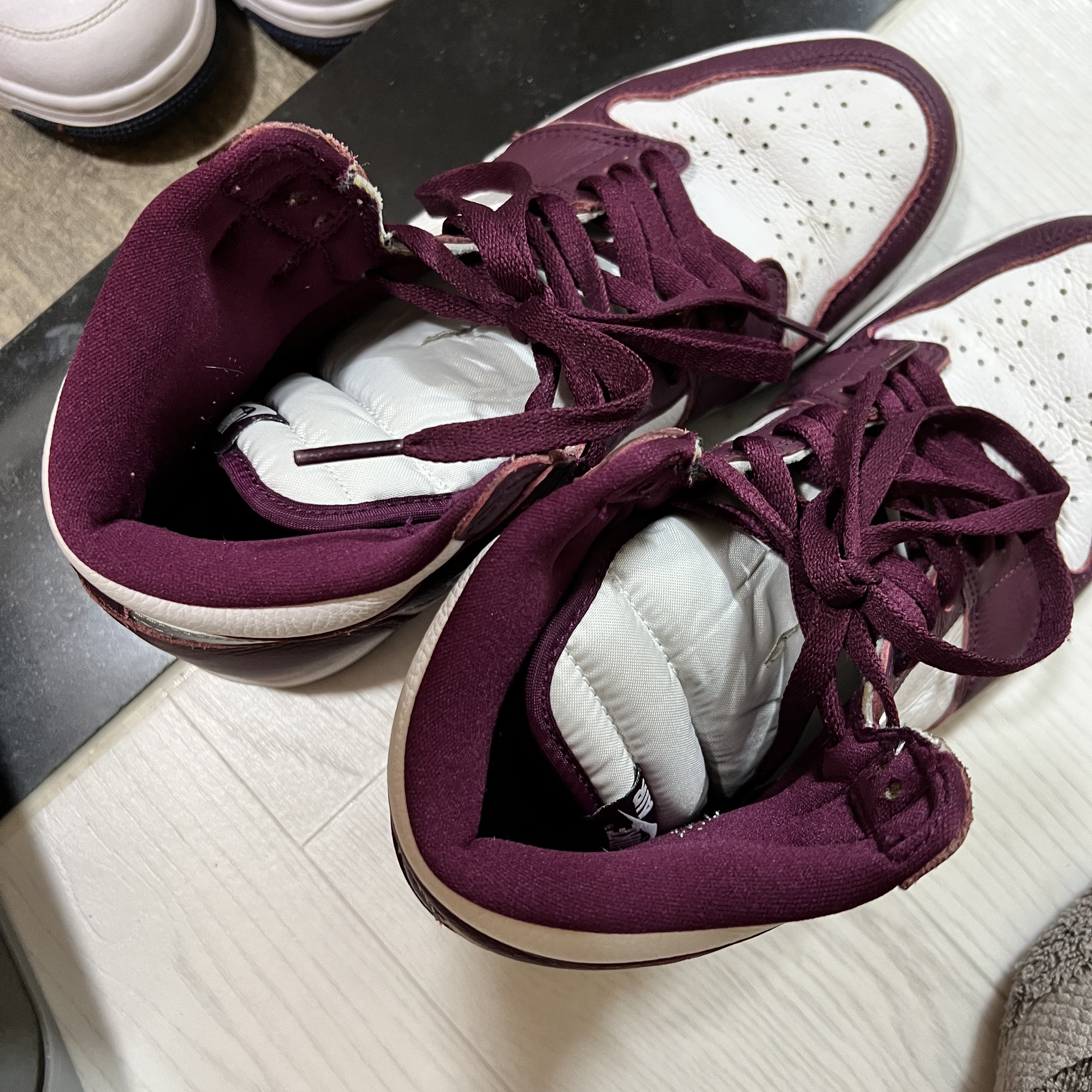 Jordan 1 Retro High OG Bordeaux 착용 스타일