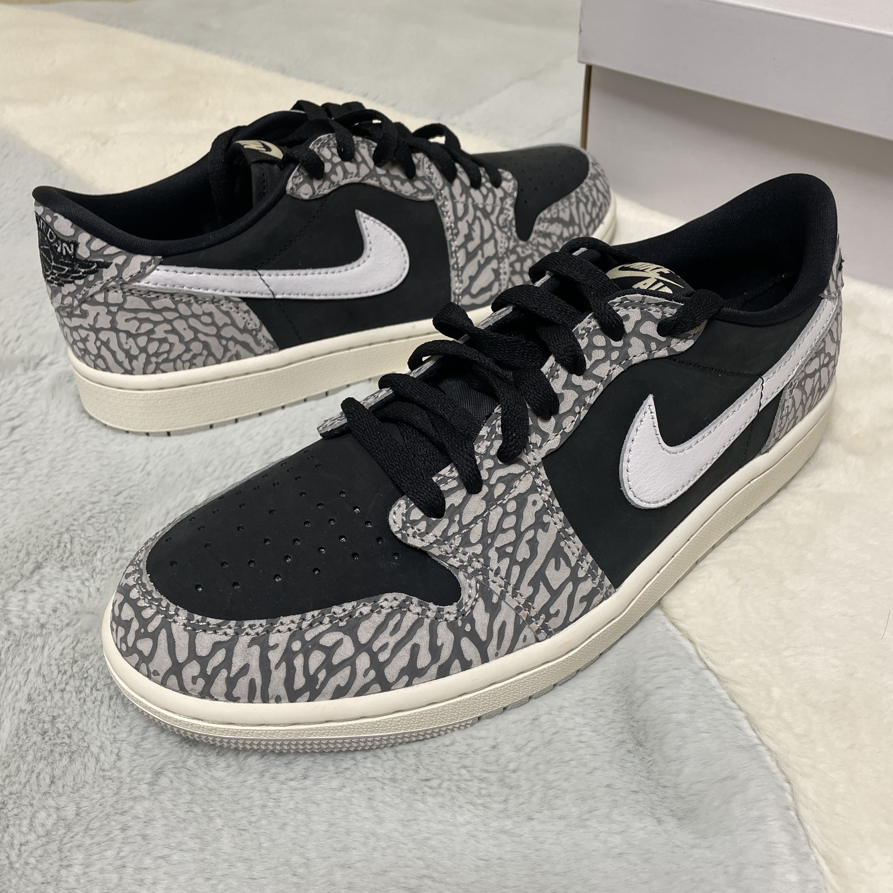 Jordan 1 Retro Low OG Black Cement 착용 스타일