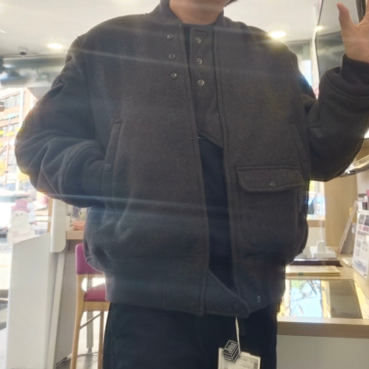 Uniqlo x Engineered Garments Pufftech Short Blouson Dark Gray 착용 스타일 - 1