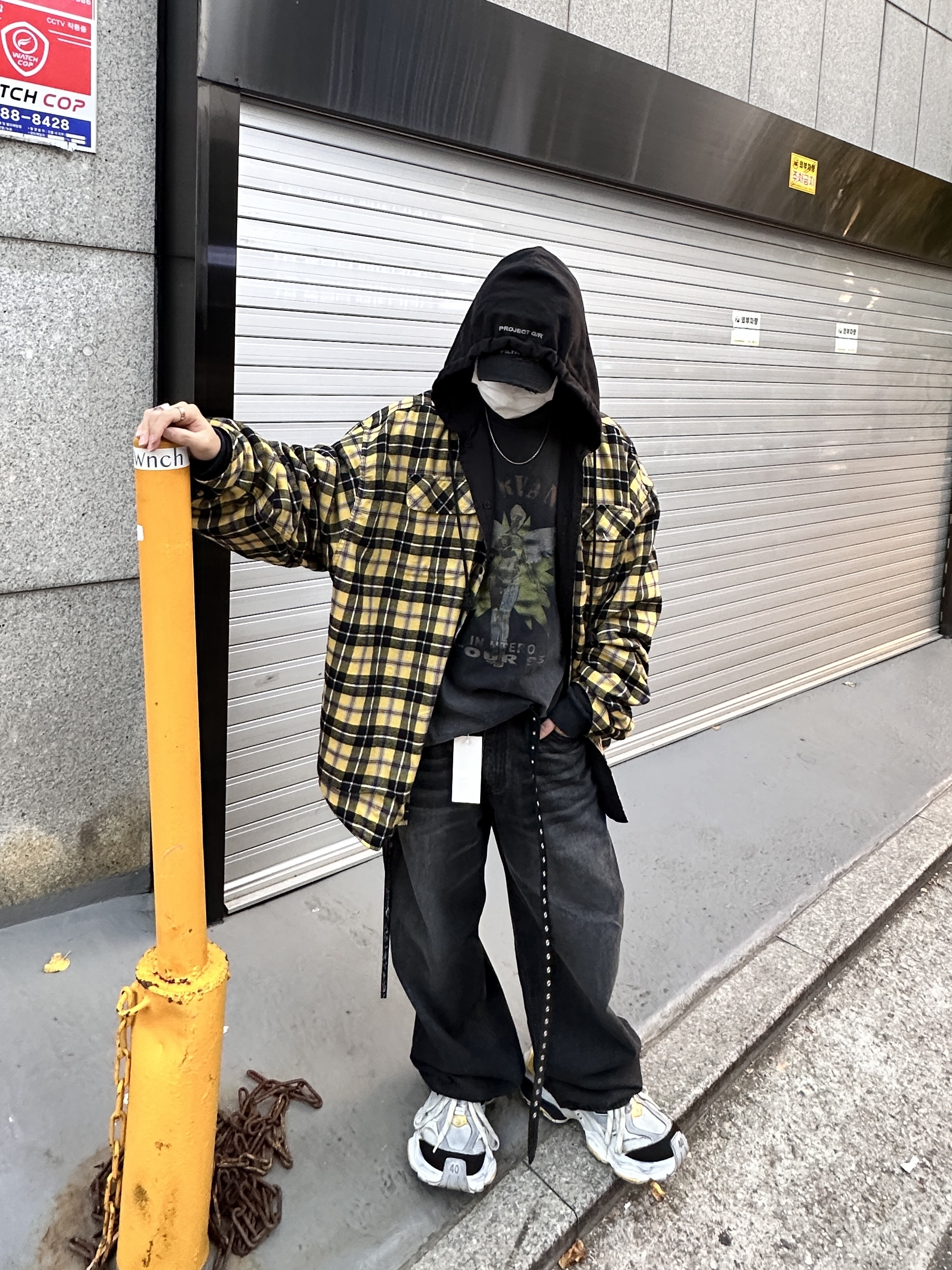 Project G/R Reversible Hoodie Check Shirts Black Yellow, Balenciaga Cargo Sneakers Grey Black Yellow 착용 스타일 - 2
