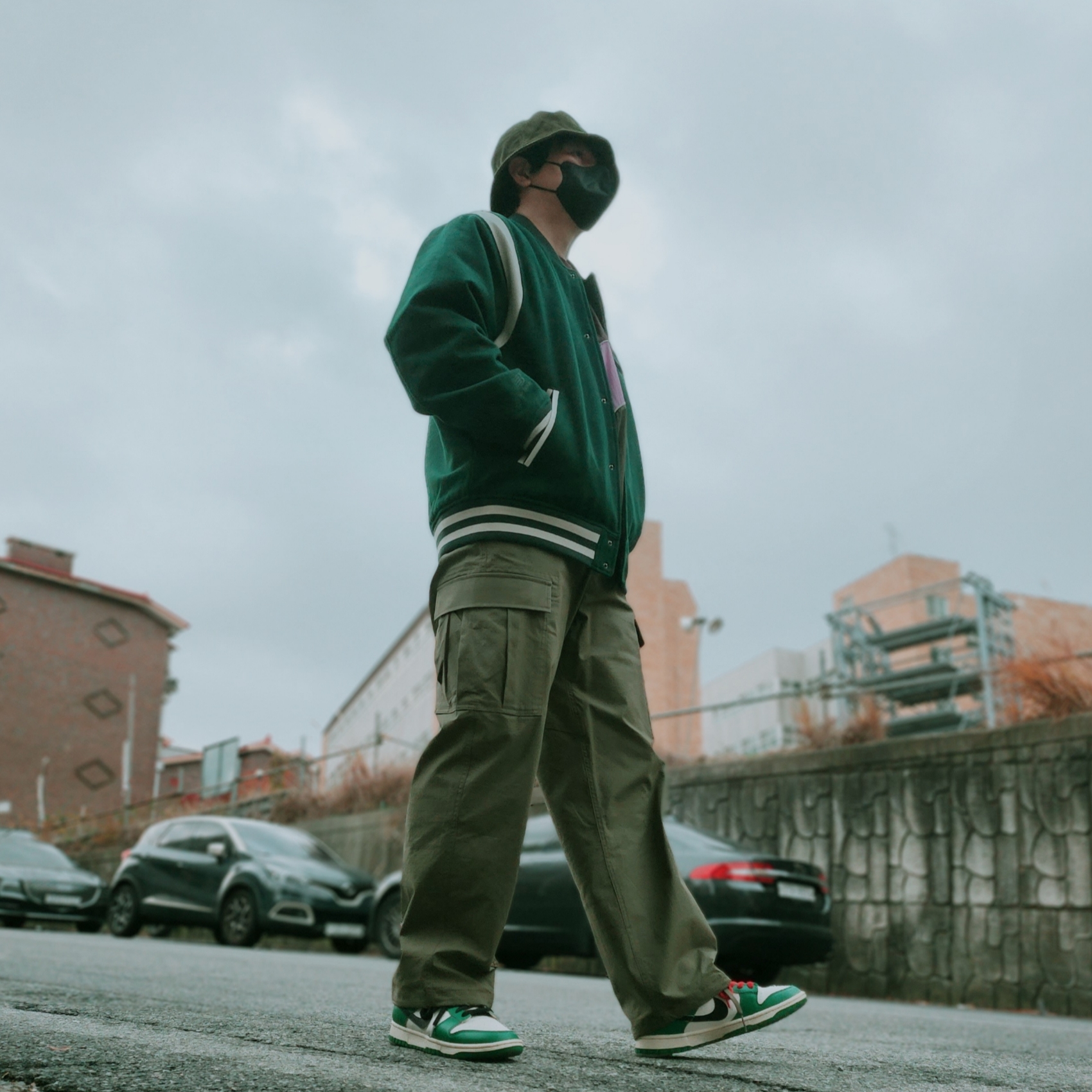 Nike Dunk Low Retro SE Jackpot Malachite, Nike SB Kearny Skate Cargo Pants Medium Olive - Asia 착용 스타일 - 1
