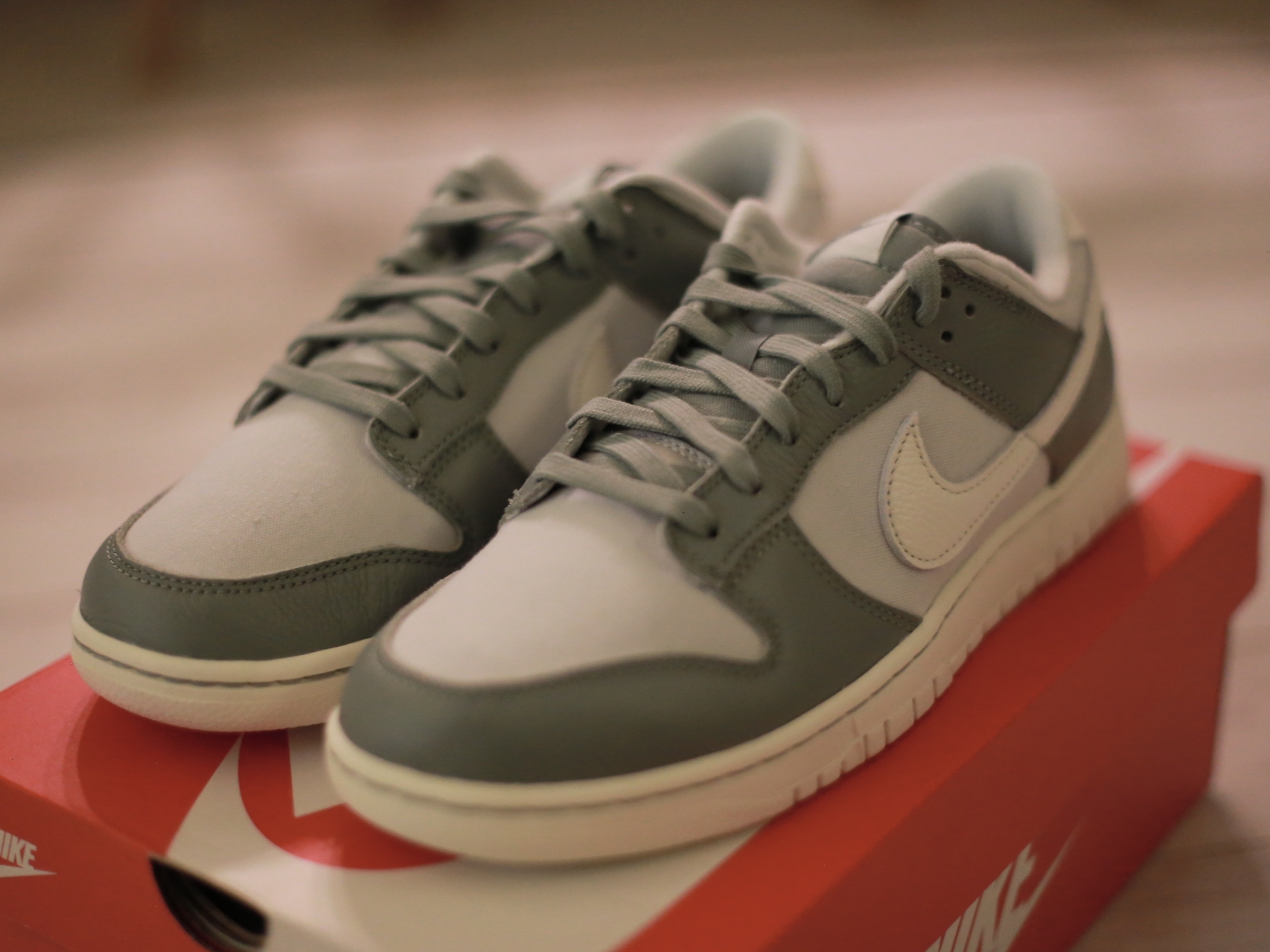 Nike Dunk Low Mica Green 착용 스타일 - 2