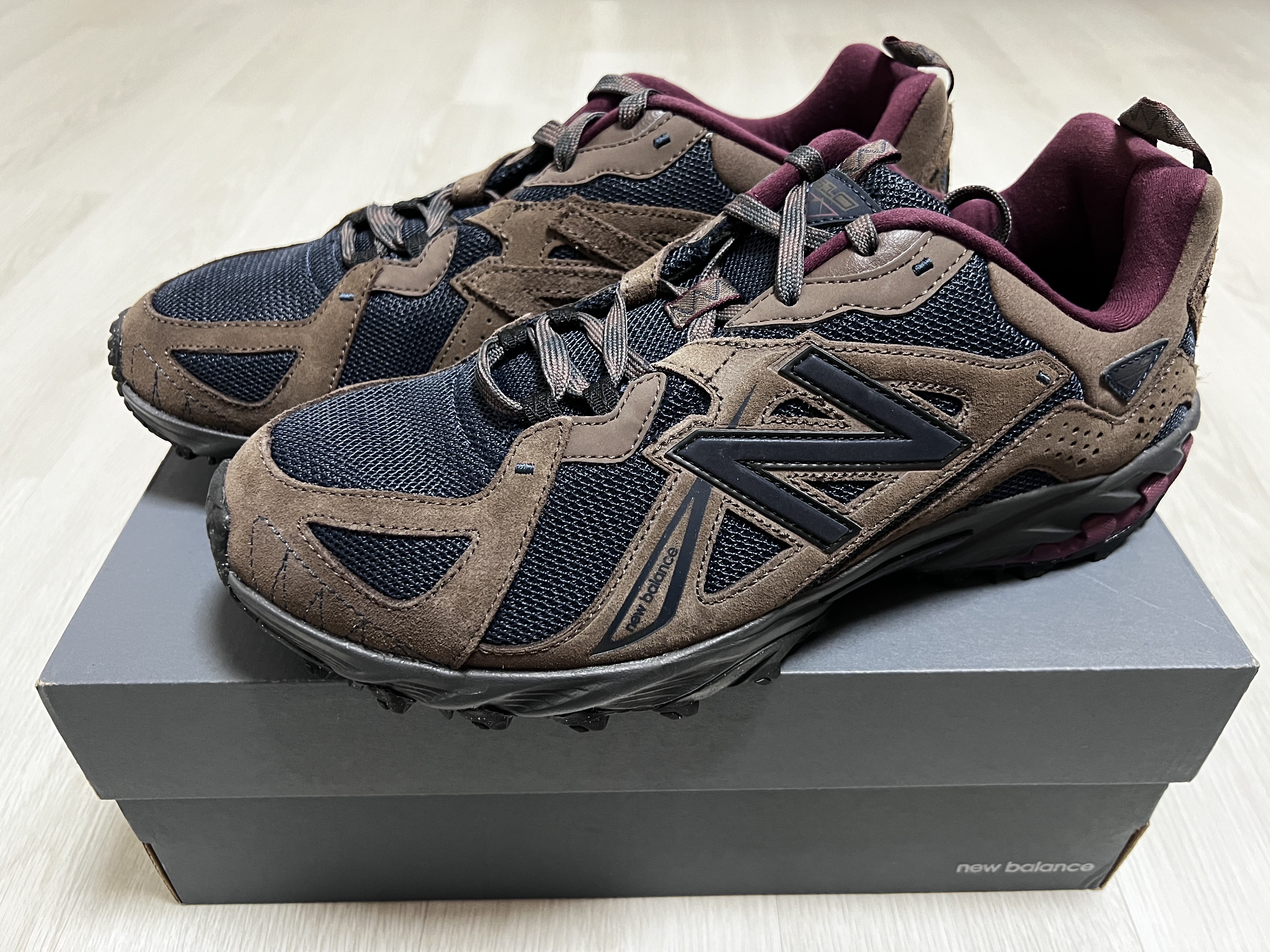 New Balance ML610T Dark Mushroom - D Standard 착용 스타일