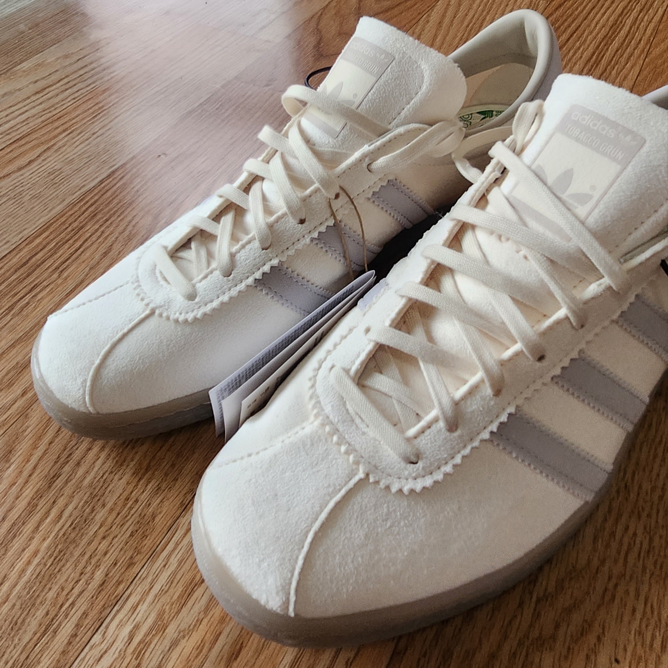Adidas Tobacco Gruen Cream White Bliss 착용 스타일