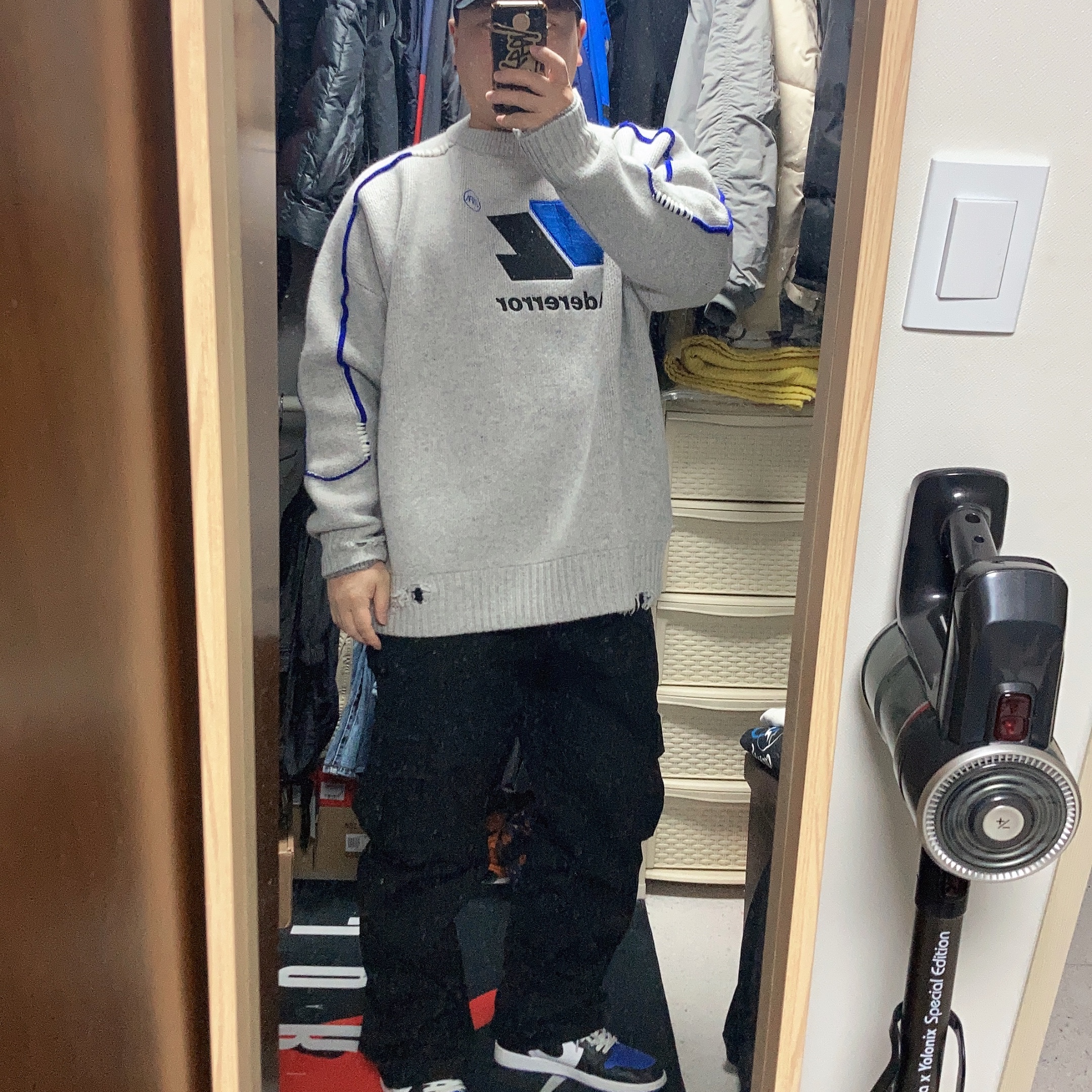 Zara x Ader Error Oversize Sweater Grey 착용 스타일 - 1