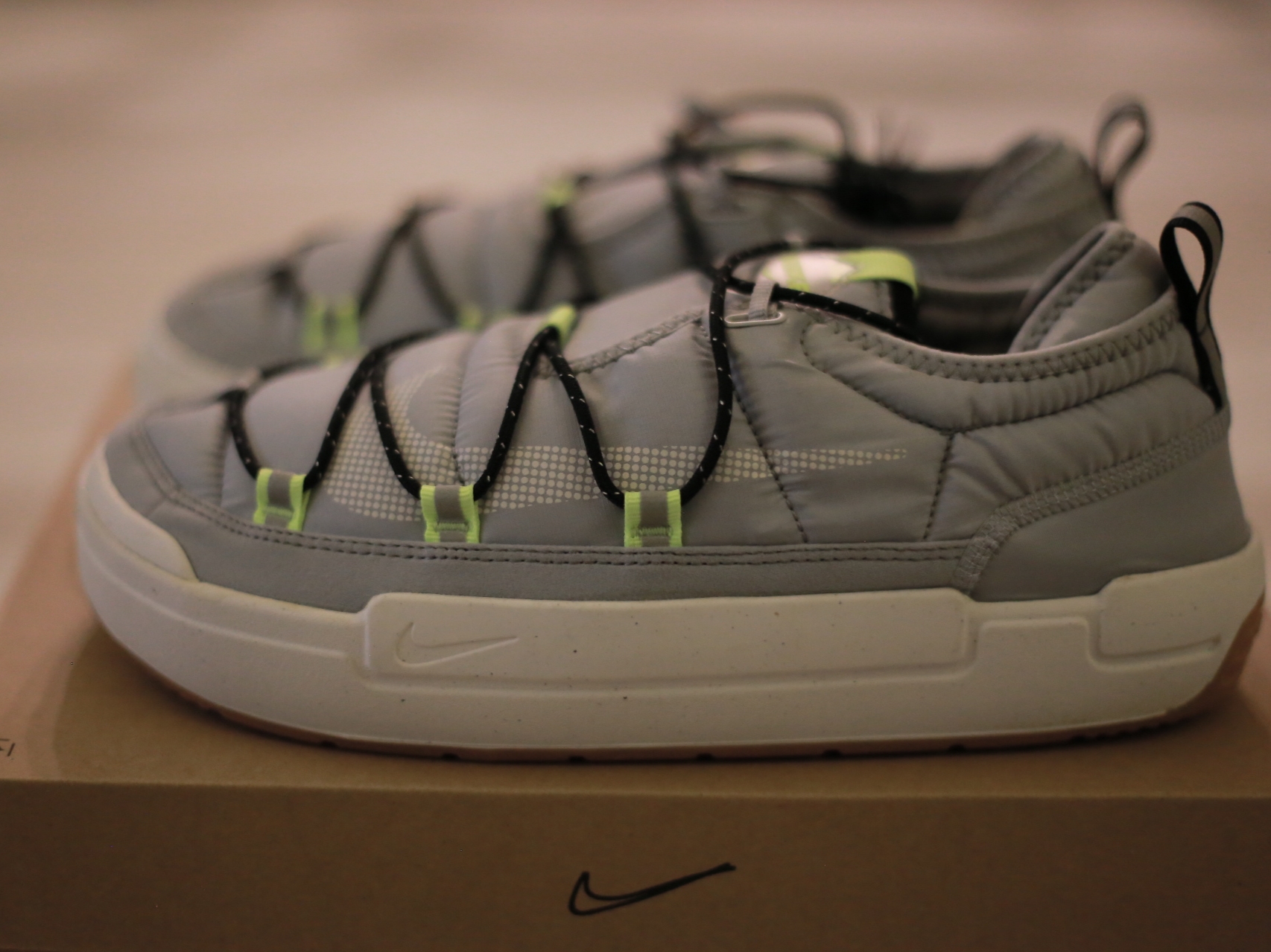 Nike Offline Pack Wolf Grey Summit White 착용 스타일 - 1
