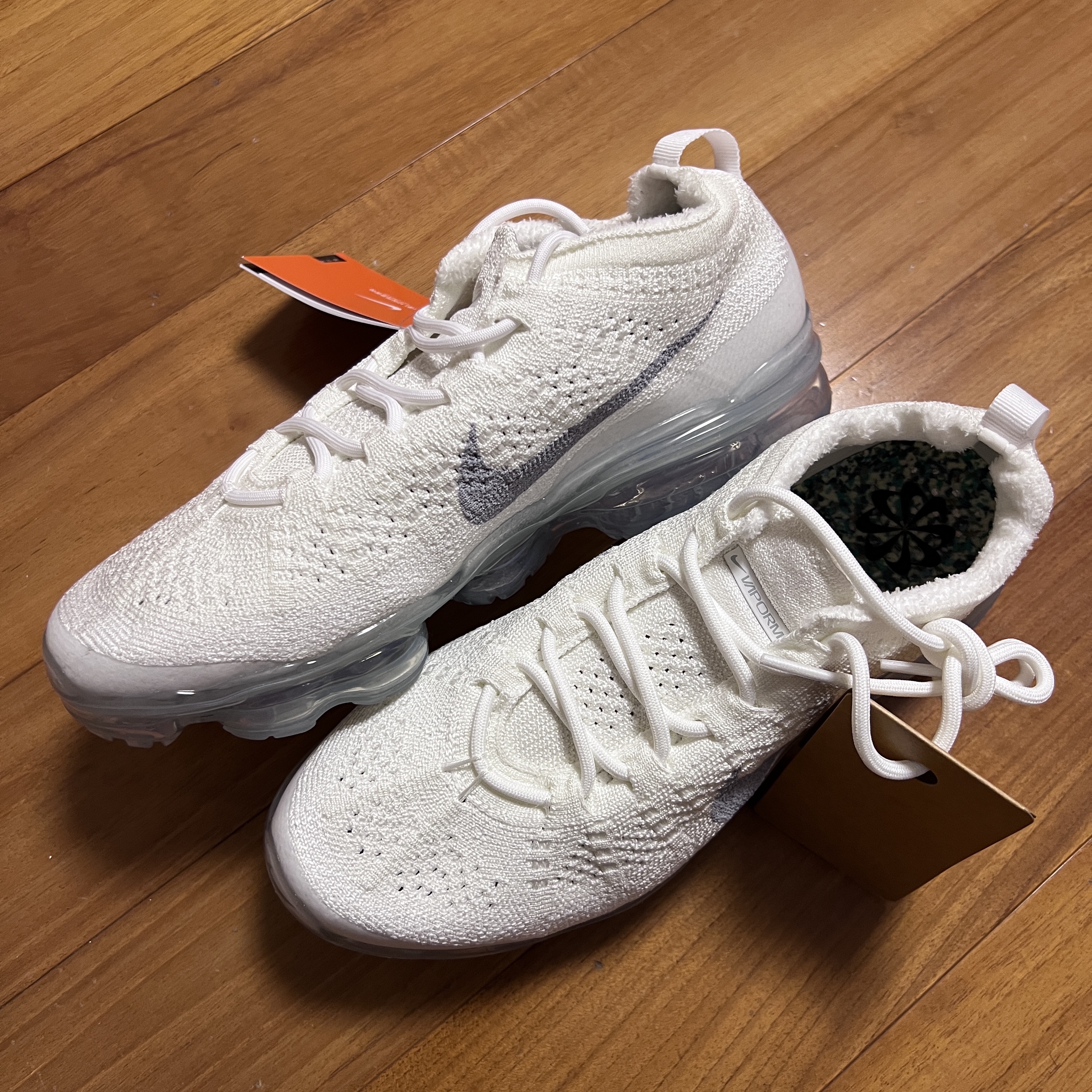 (W) Nike Air Vapormax 2023 Flyknit White 착용 스타일