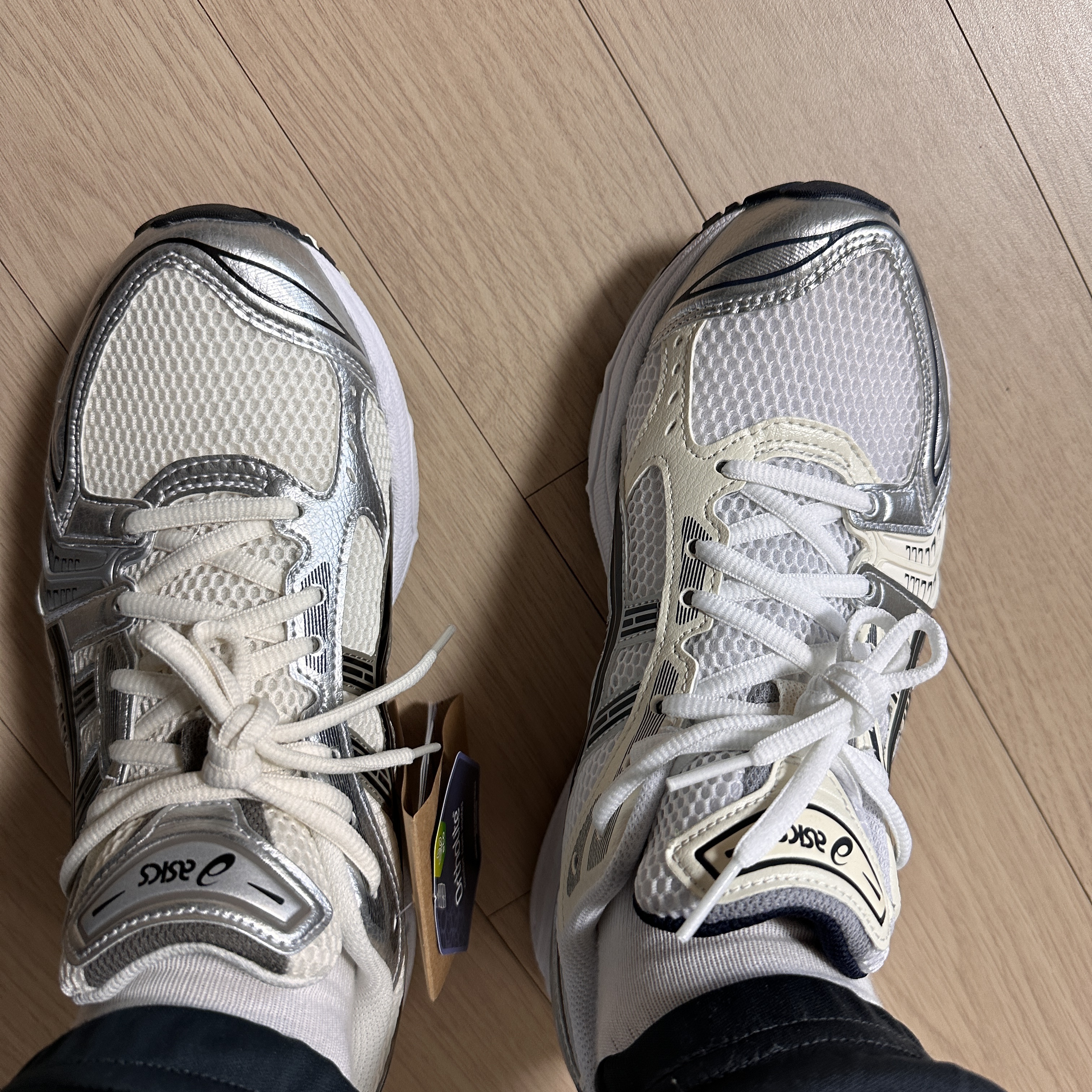 Asics Gel-Kayano 14 Cream Black 착용 스타일