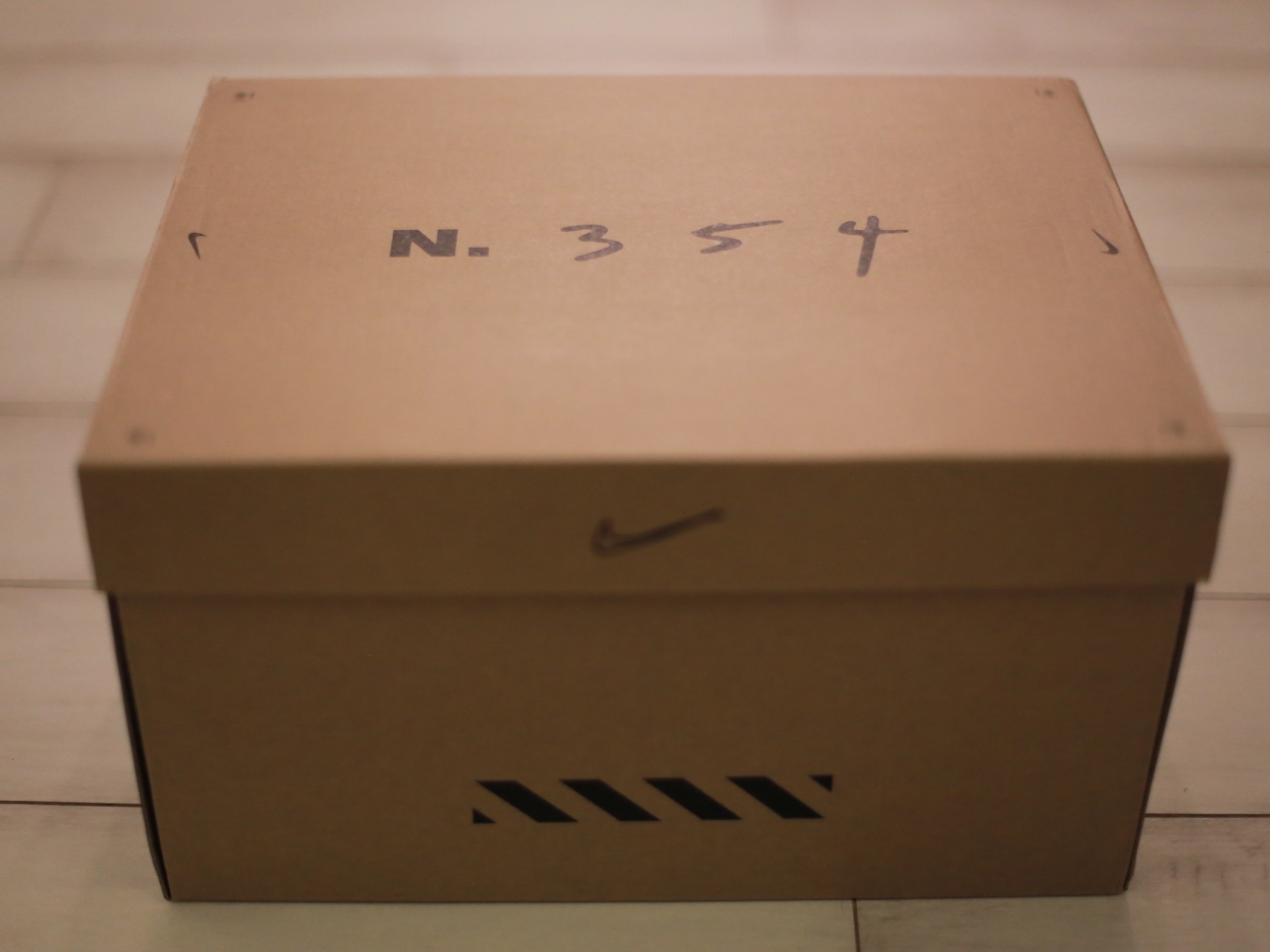 Nike Offline Pack Wolf Grey Summit White 착용 스타일 - 5