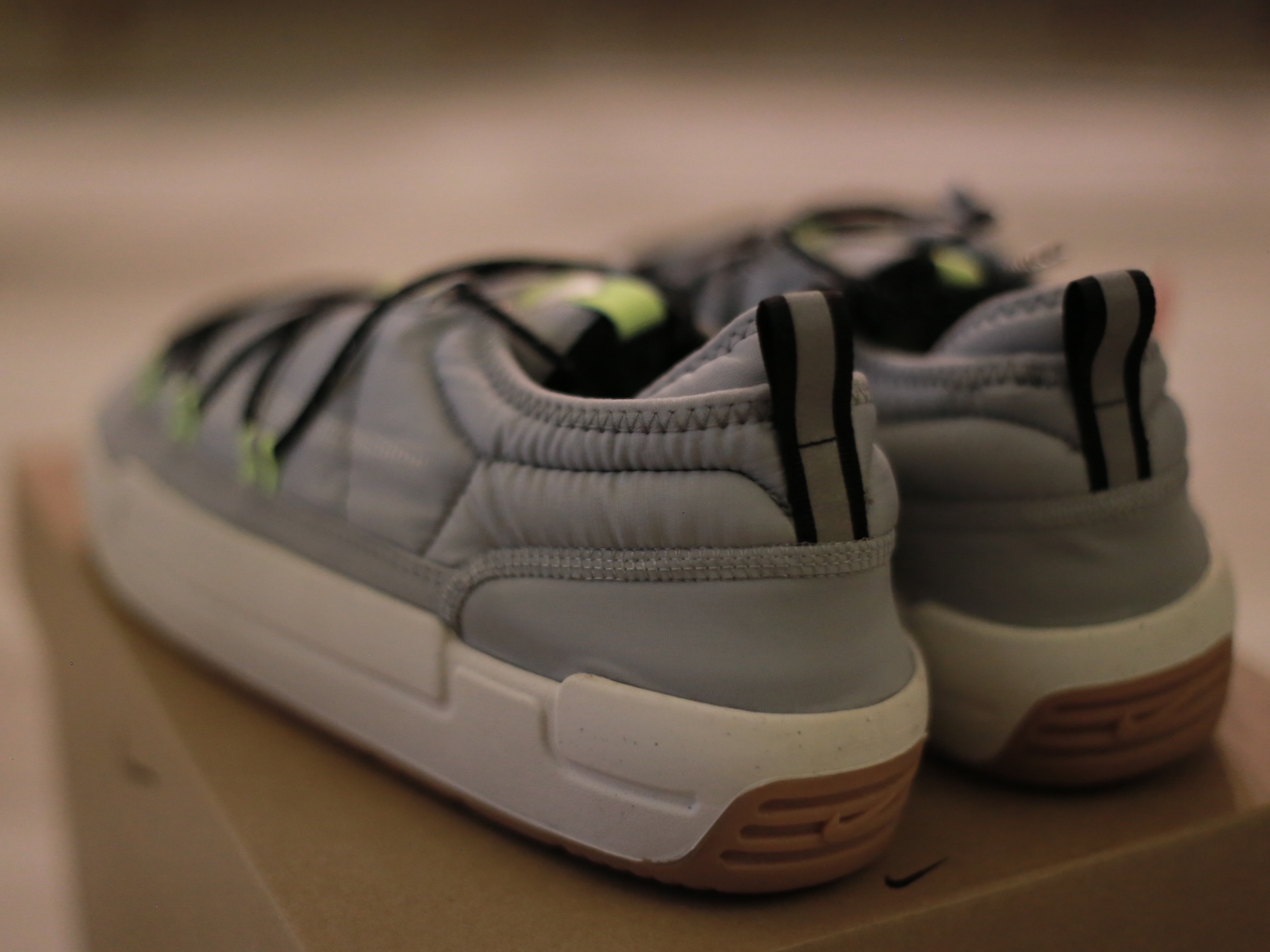 Nike Offline Pack Wolf Grey Summit White 착용 스타일 - 3