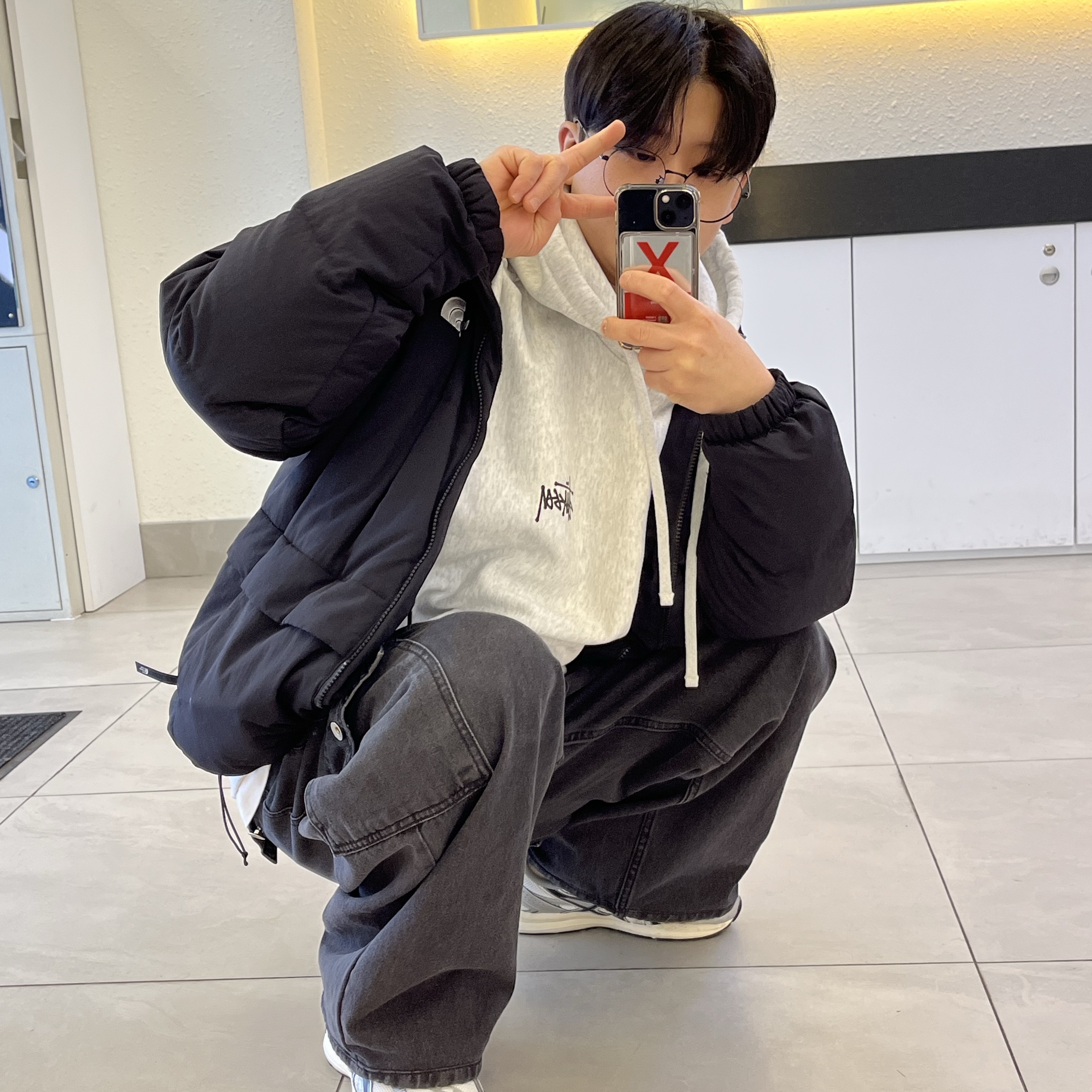 Stussy Basic Stussy Hoodie Ash Heather 2023, Asics Jog 100 S White Black - 2E Wide 착용 스타일 - 2