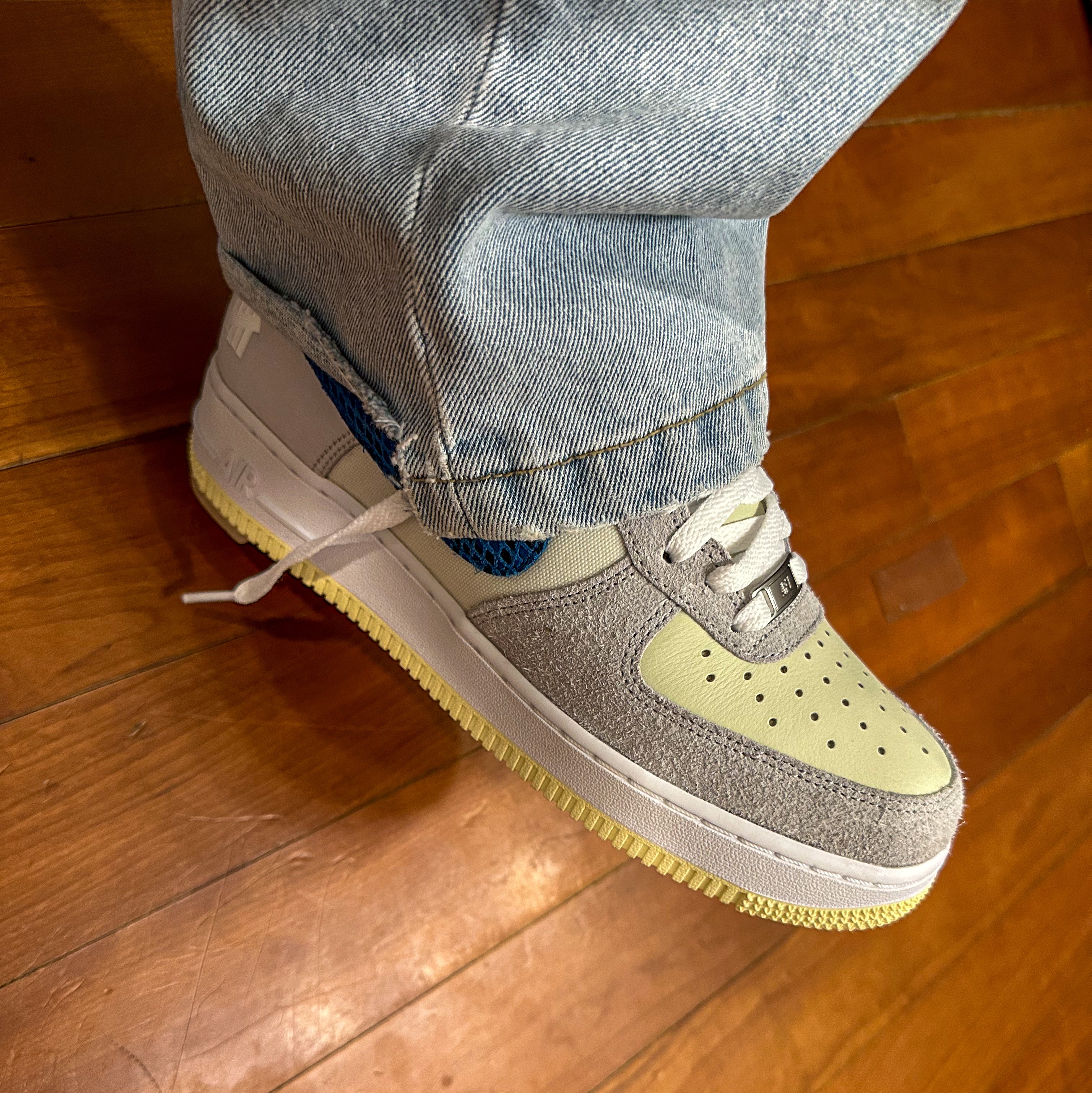 Nike x Undefeated Air Force 1 Low SP 5 On It 착용 스타일 - 3