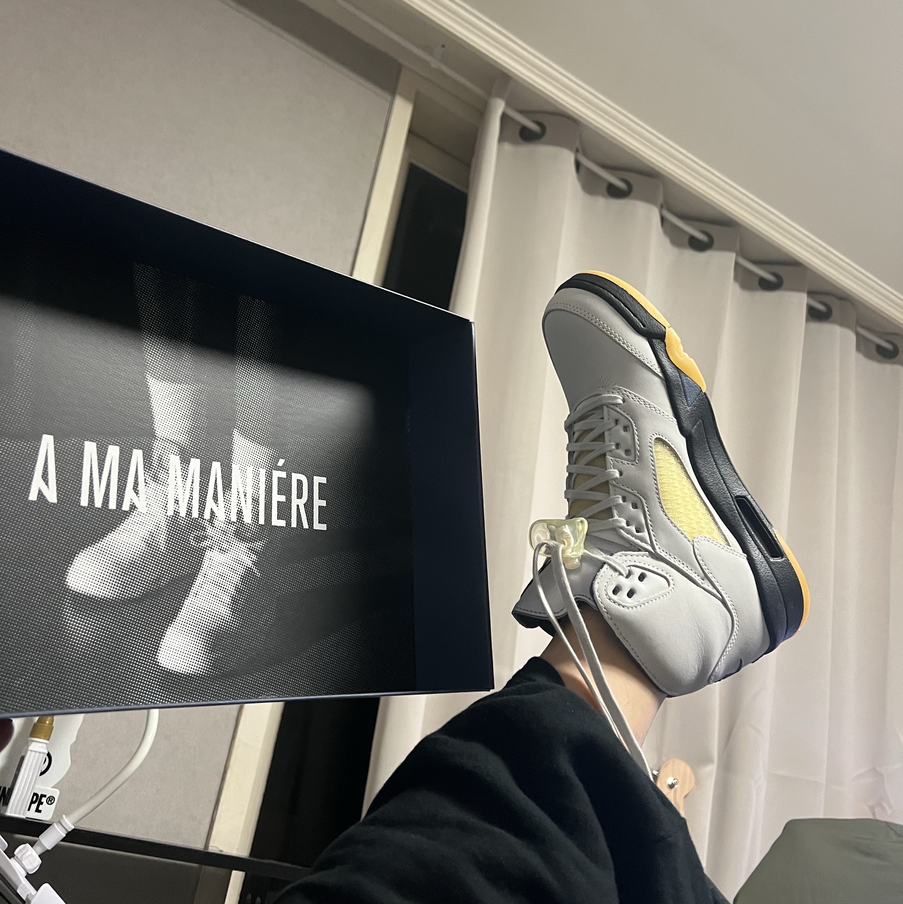 (W) Jordan 5 x A Ma Maniere Retro Dawn 착용 스타일 - 1