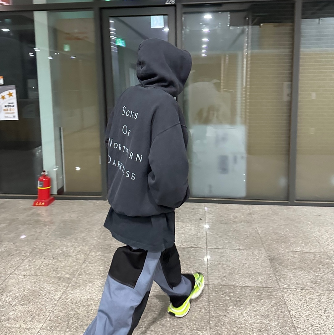 Balenciaga 3XL Sneakers Fluo Yellow, Yeezy Gap Engineered By Balenciaga Flame Cap Black 착용 스타일 - 2
