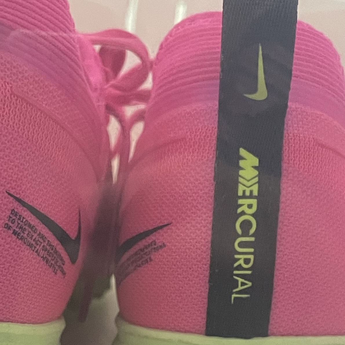 Nike Zoom Mercurial Vapor 15 Pro TF Pink Blast Volt 착용 스타일