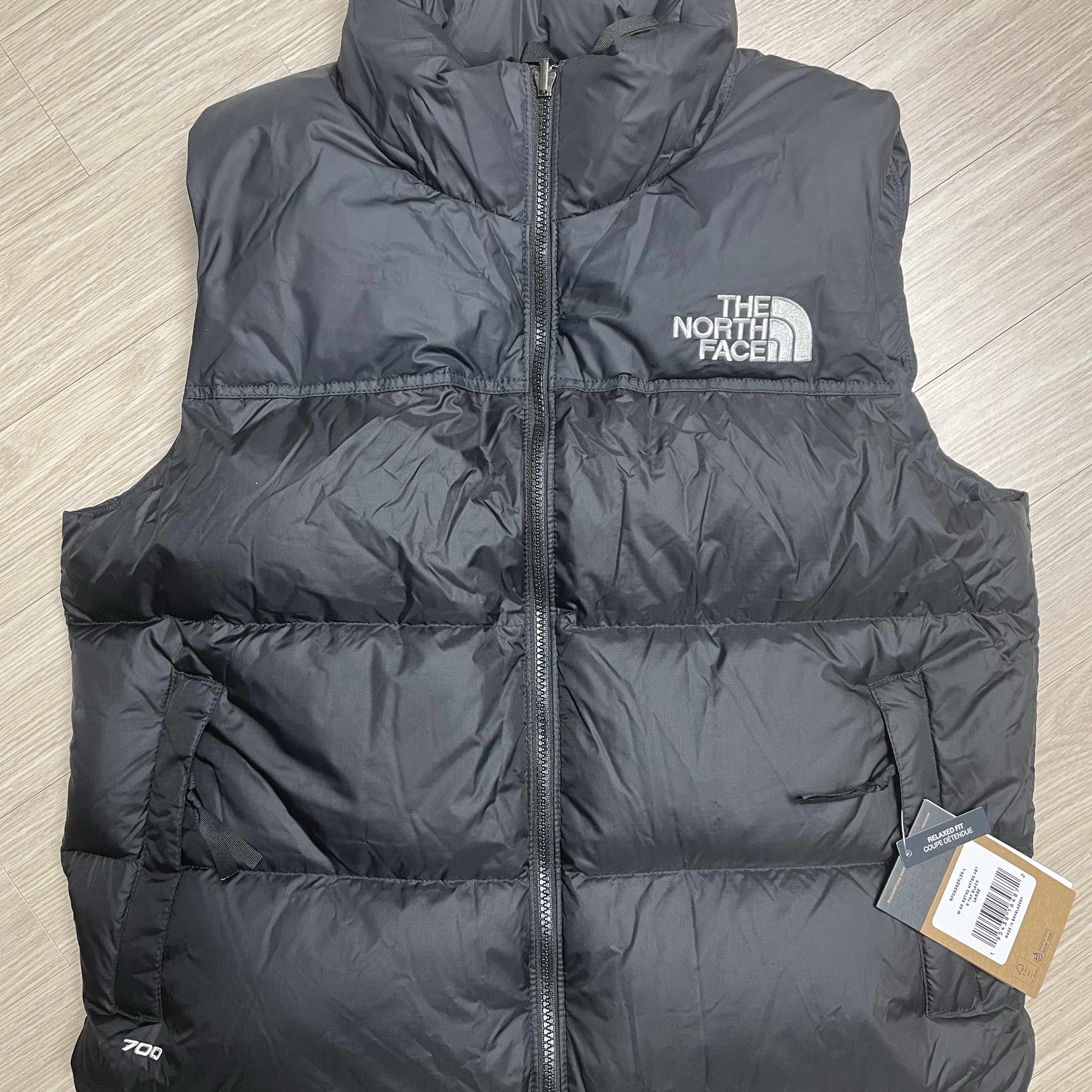 (W) The North Face 1996 Retro Nuptse Vest Black 착용 스타일 - 1