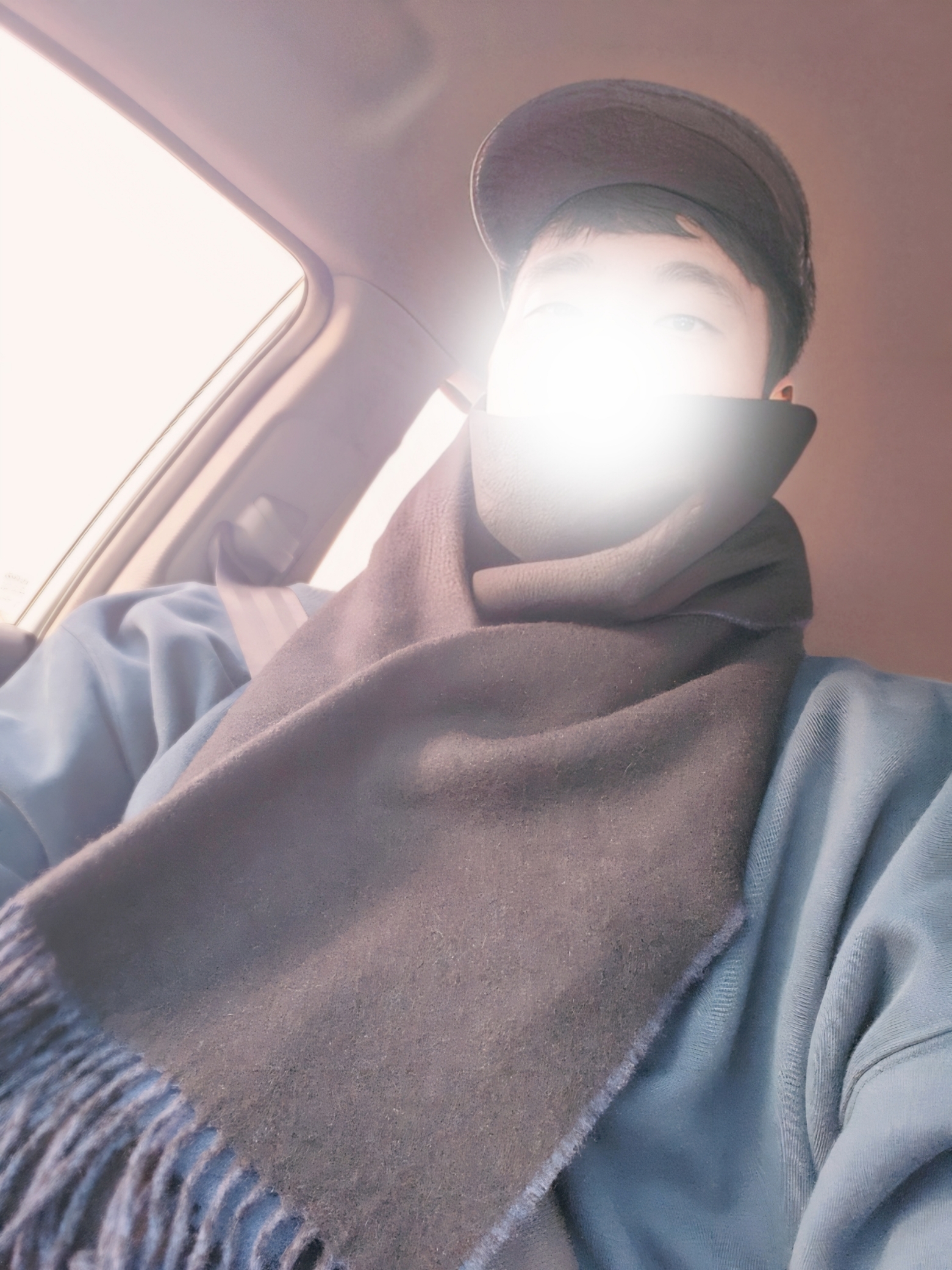Yeezy Gap Engineered By Balenciaga Dove Hoodie Dark Blue, Human Made Fleece Cap Gray 착용 스타일 - 1