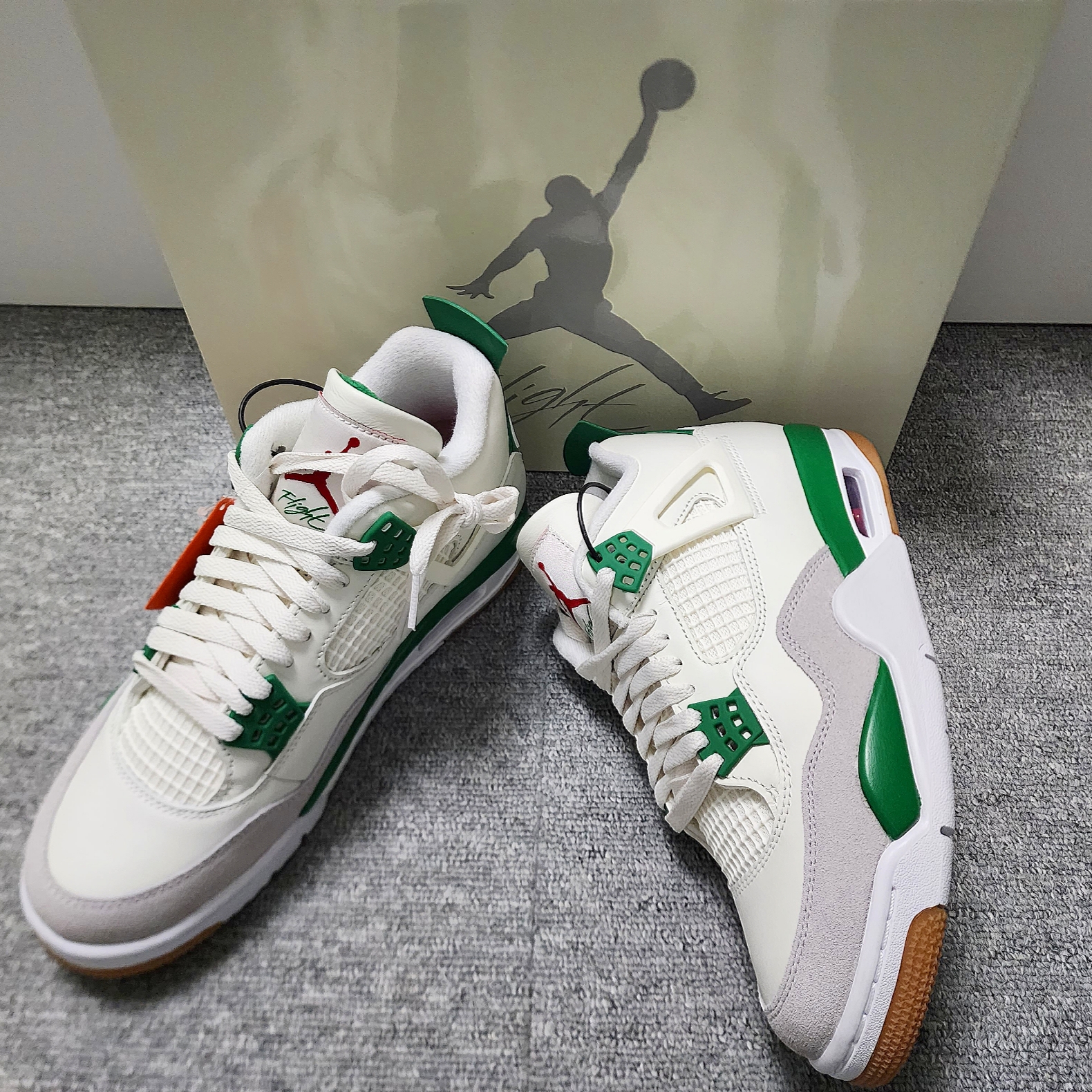 Jordan 4 x Nike SB Retro SP Pine Green 착용 스타일 - 4
