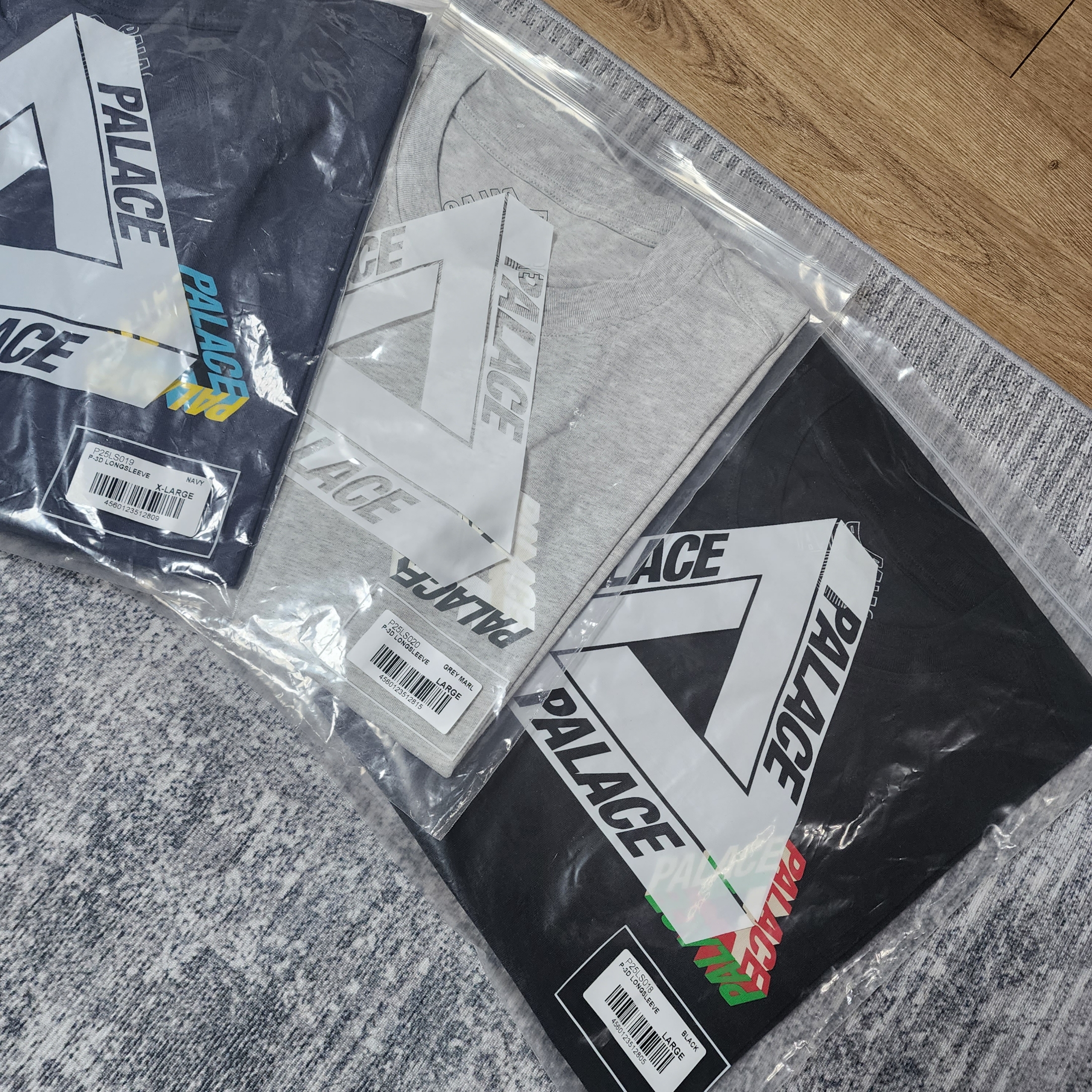 Palace P-3D Longsleeve Navy - 23FW, Palace P-3D Longsleeve Black - 23FW 착용 스타일
