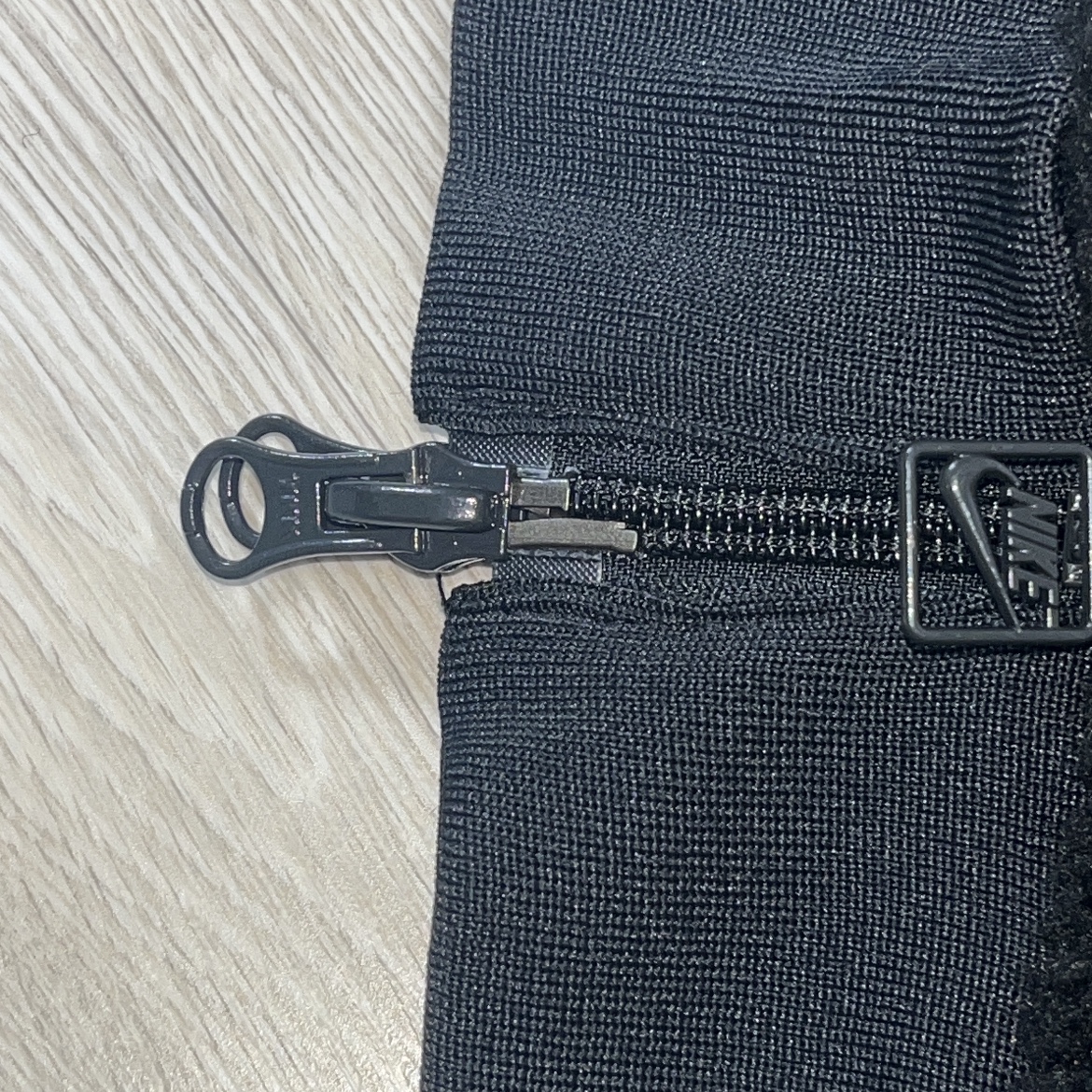 Nike Big Swoosh Full Zip Jacket Black Sail 착용 스타일