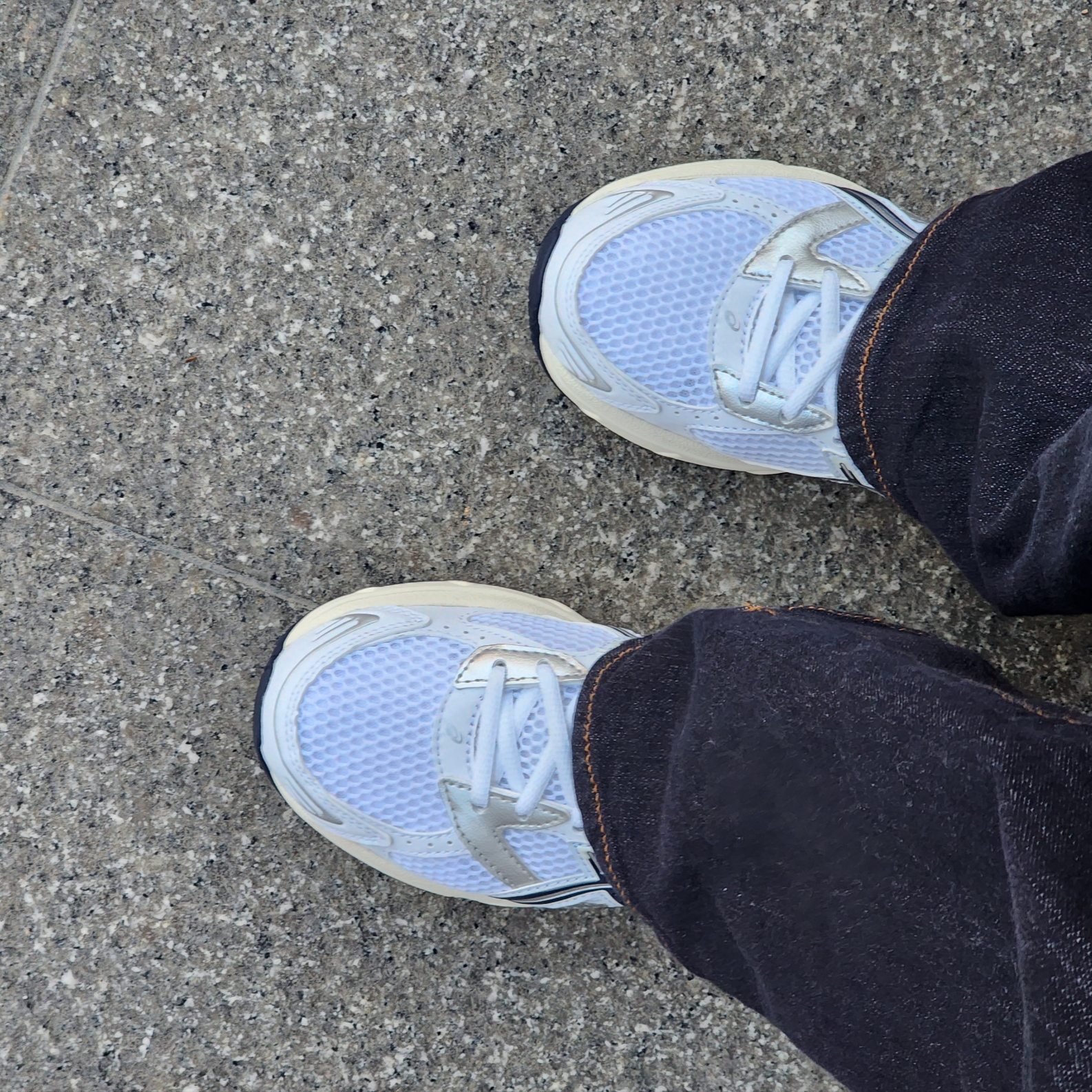 (W) Asics Gel-1130 White Midnight 착용 스타일 - 2