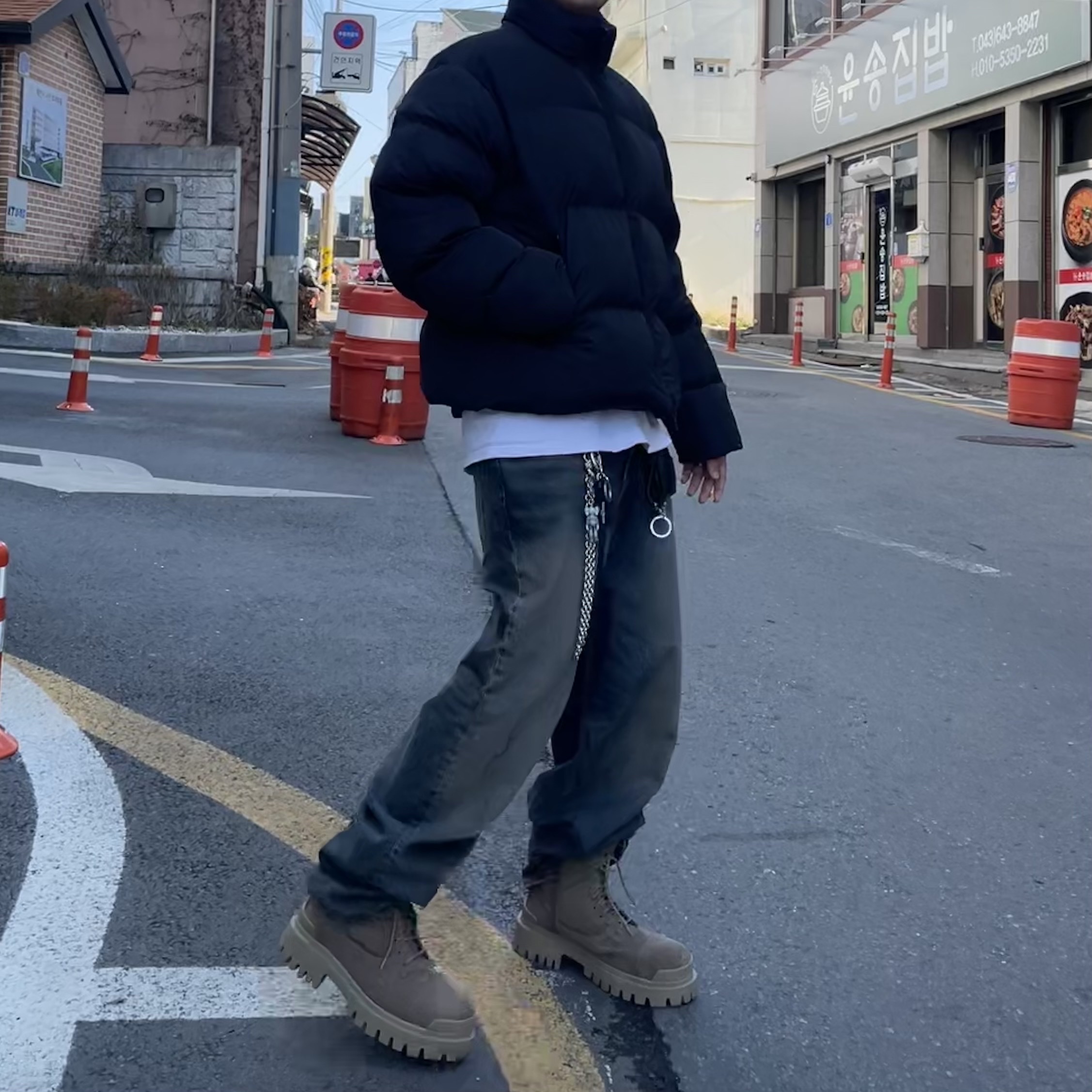 Balenciaga Unity Sports Icon Puffer Black 착용 스타일