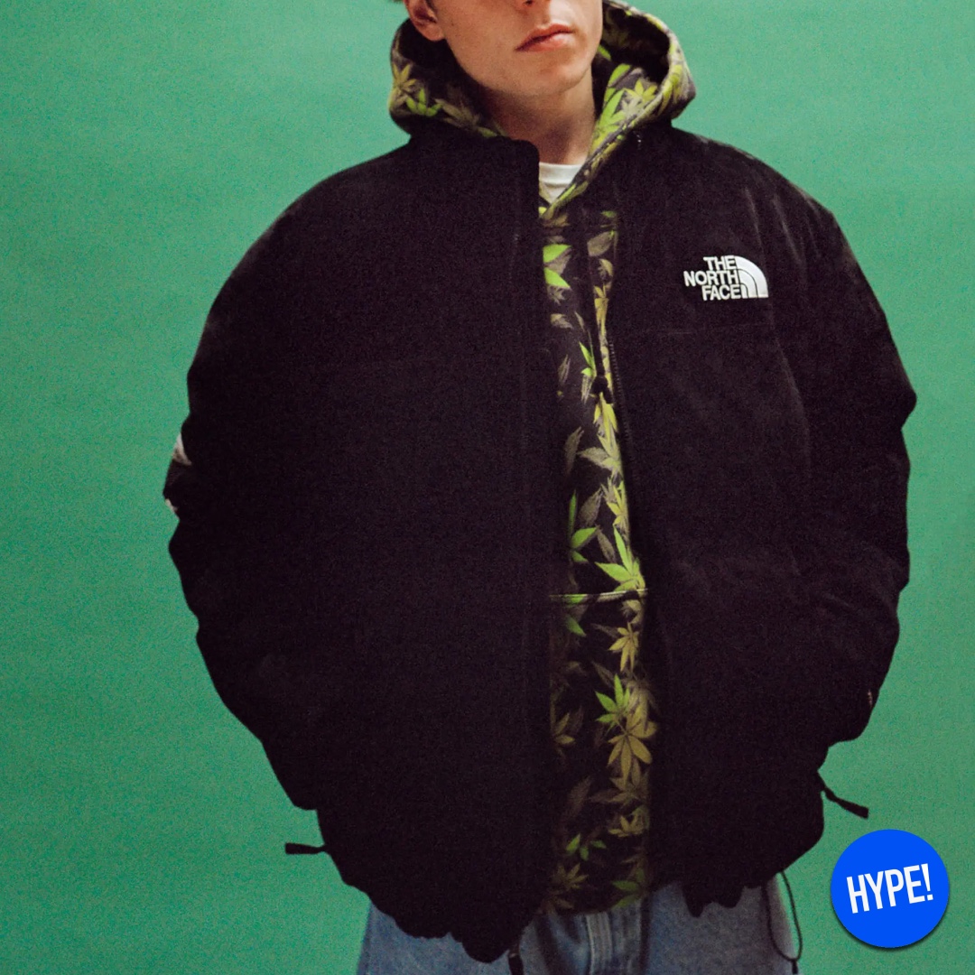 Supreme x The North Face Faux Fur Nuptse Jacket Black - 20FW, Supreme x The North Face Studded Nuptse Vest Royal - 21SS 착용 스타일 - 6