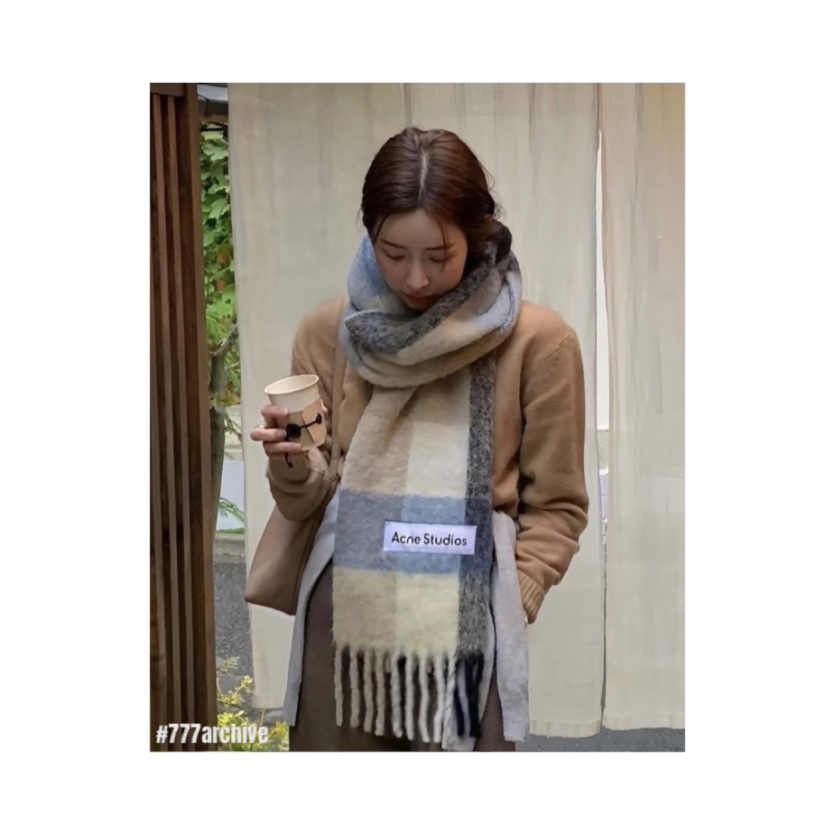 Acne Studios Mohair Check Muffler Blue Beige Black 착용 스타일 - 2